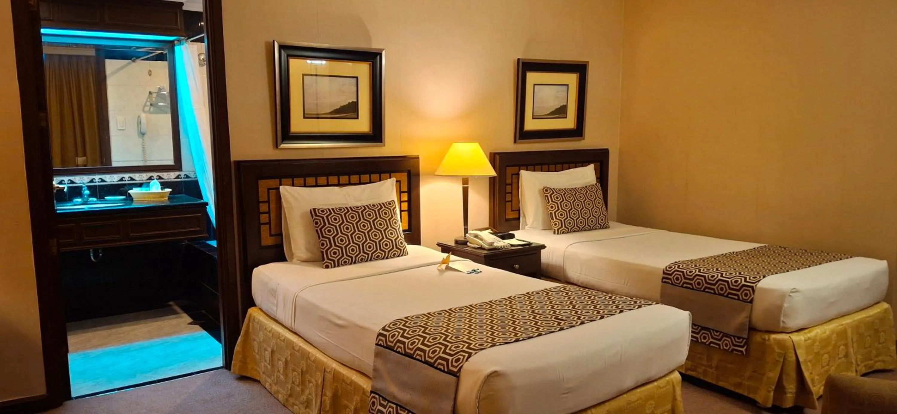 Bed in Herald Suites Solana