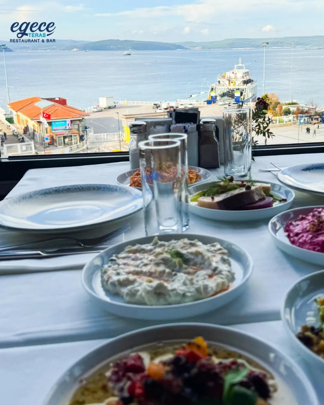 Restaurant/places to eat in Kule Hotel