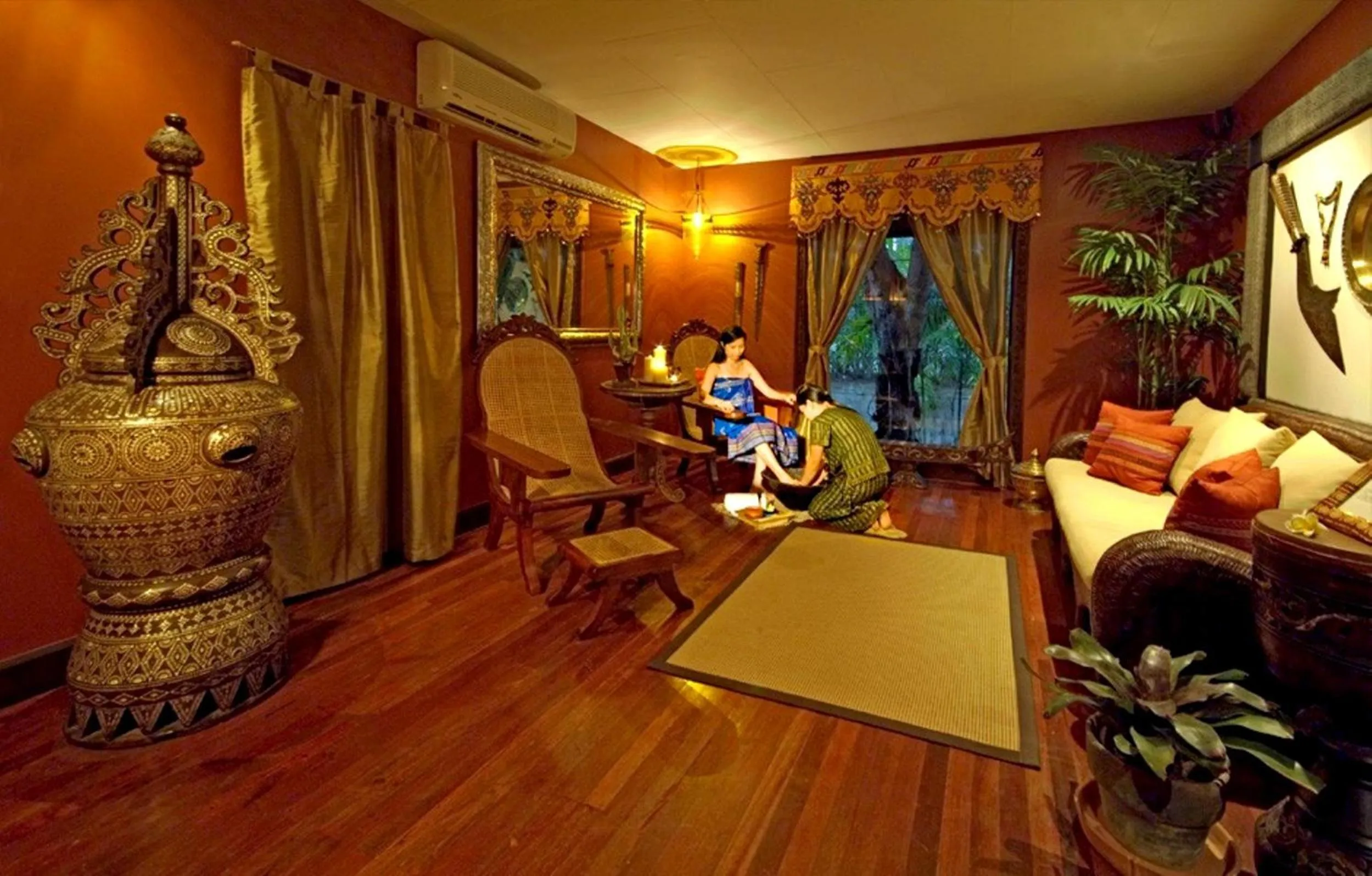 Massage in Costabella Tropical Beach Hotel