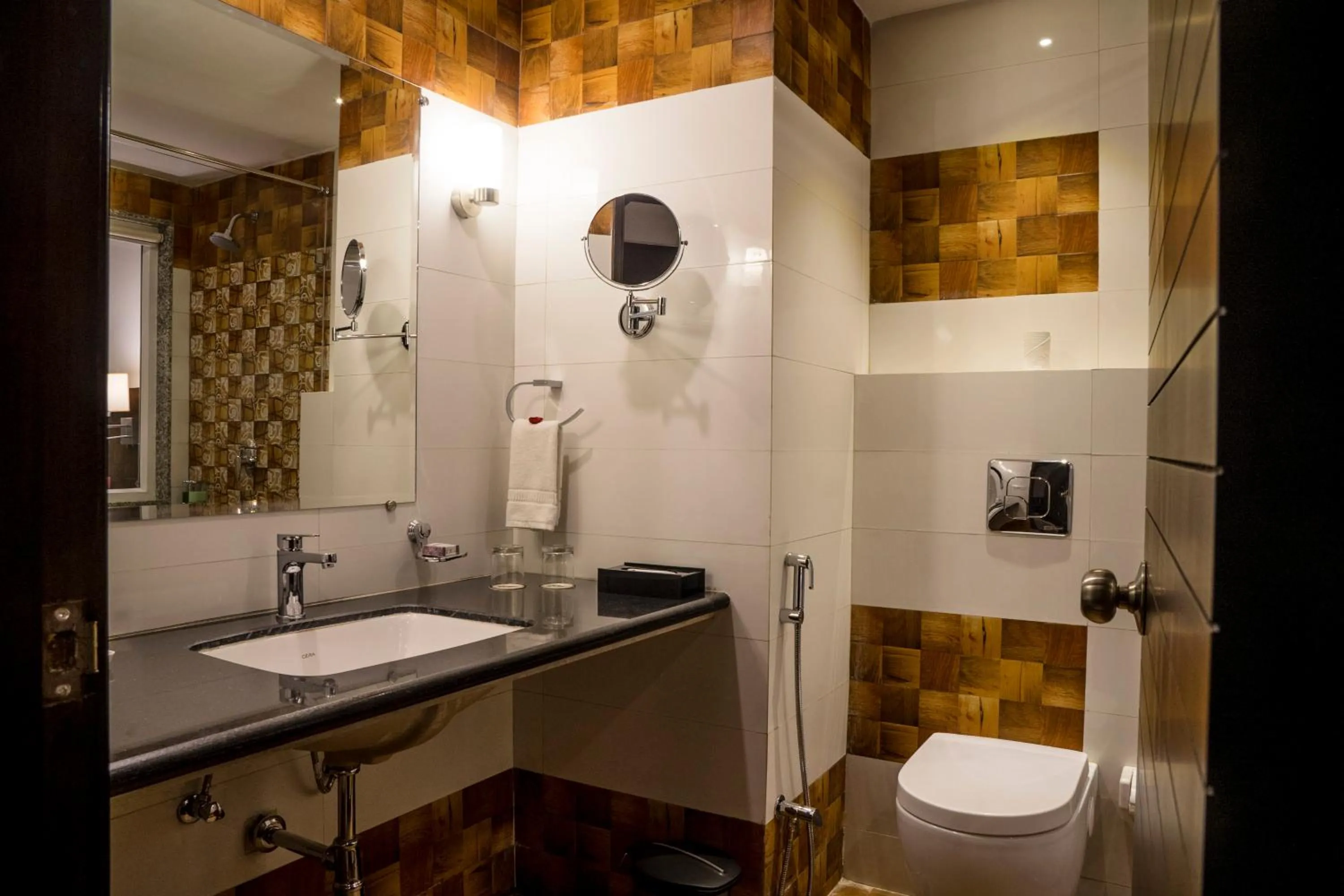 Bathroom in Hotel Udai Median