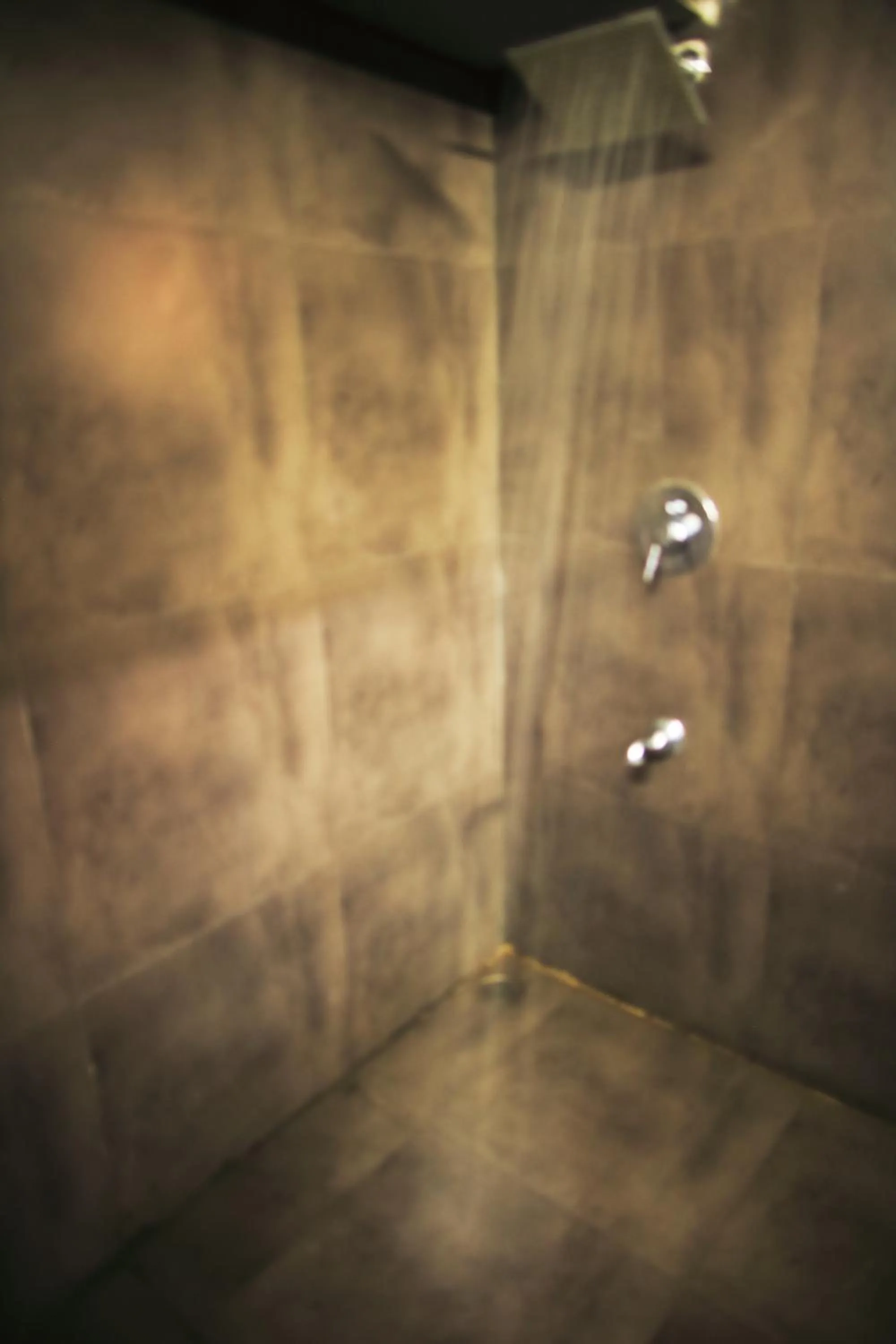 Bathroom in Hotel Villa Highnest - Oragadam -Sriperumbudur