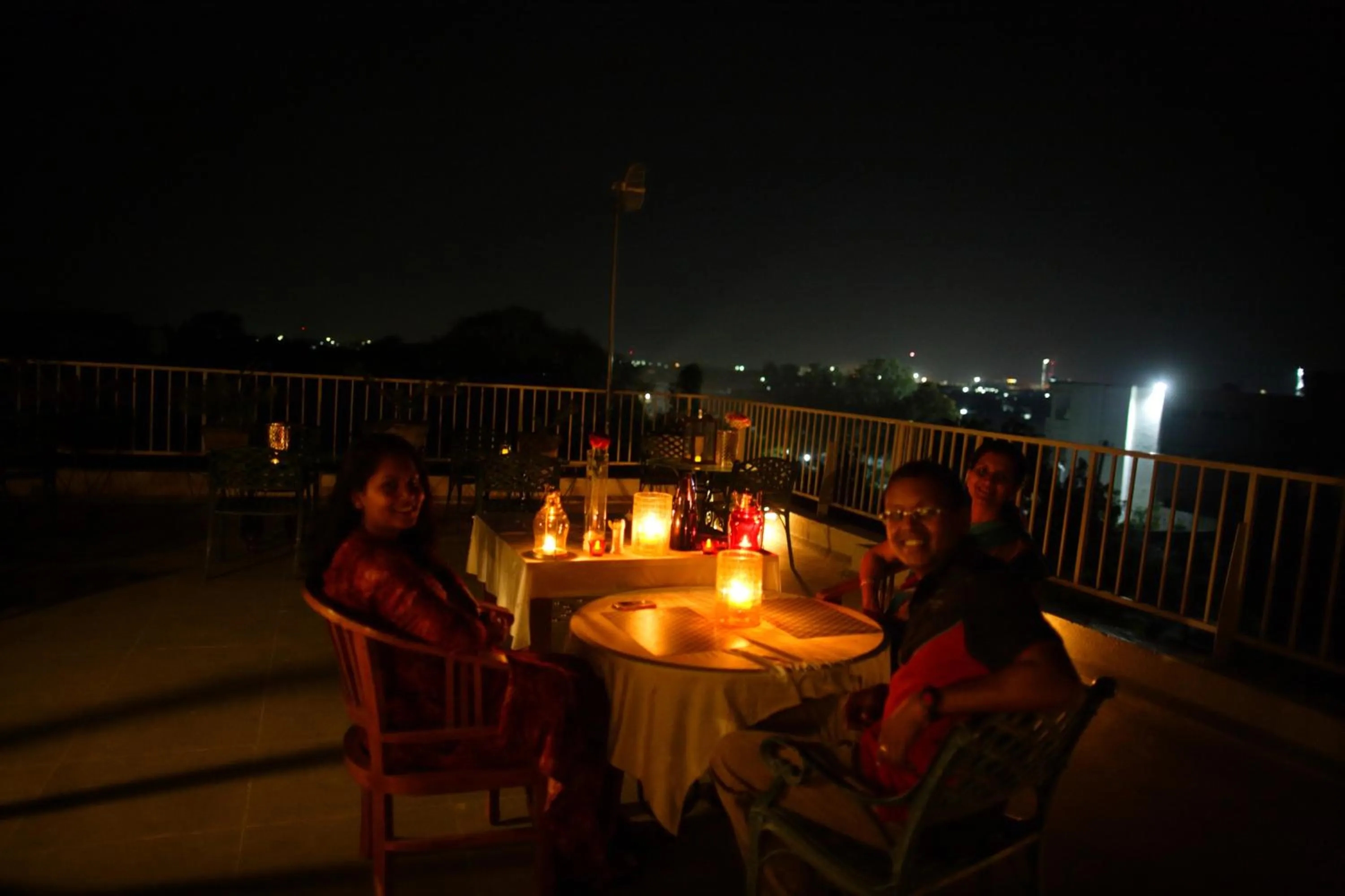 Family in Hotel Villa Highnest - Oragadam -Sriperumbudur