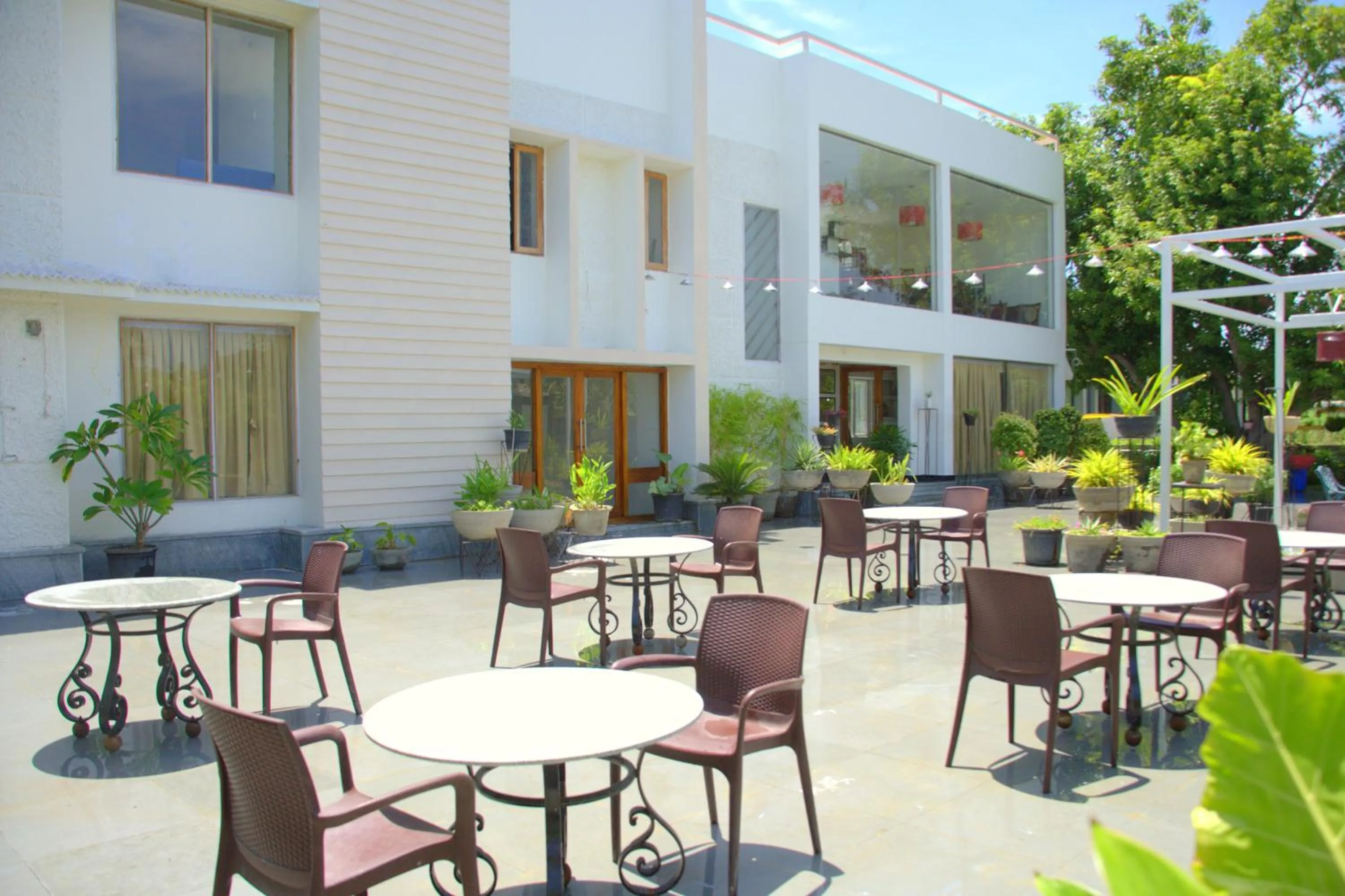 Patio in Hotel Villa Highnest - Oragadam -Sriperumbudur