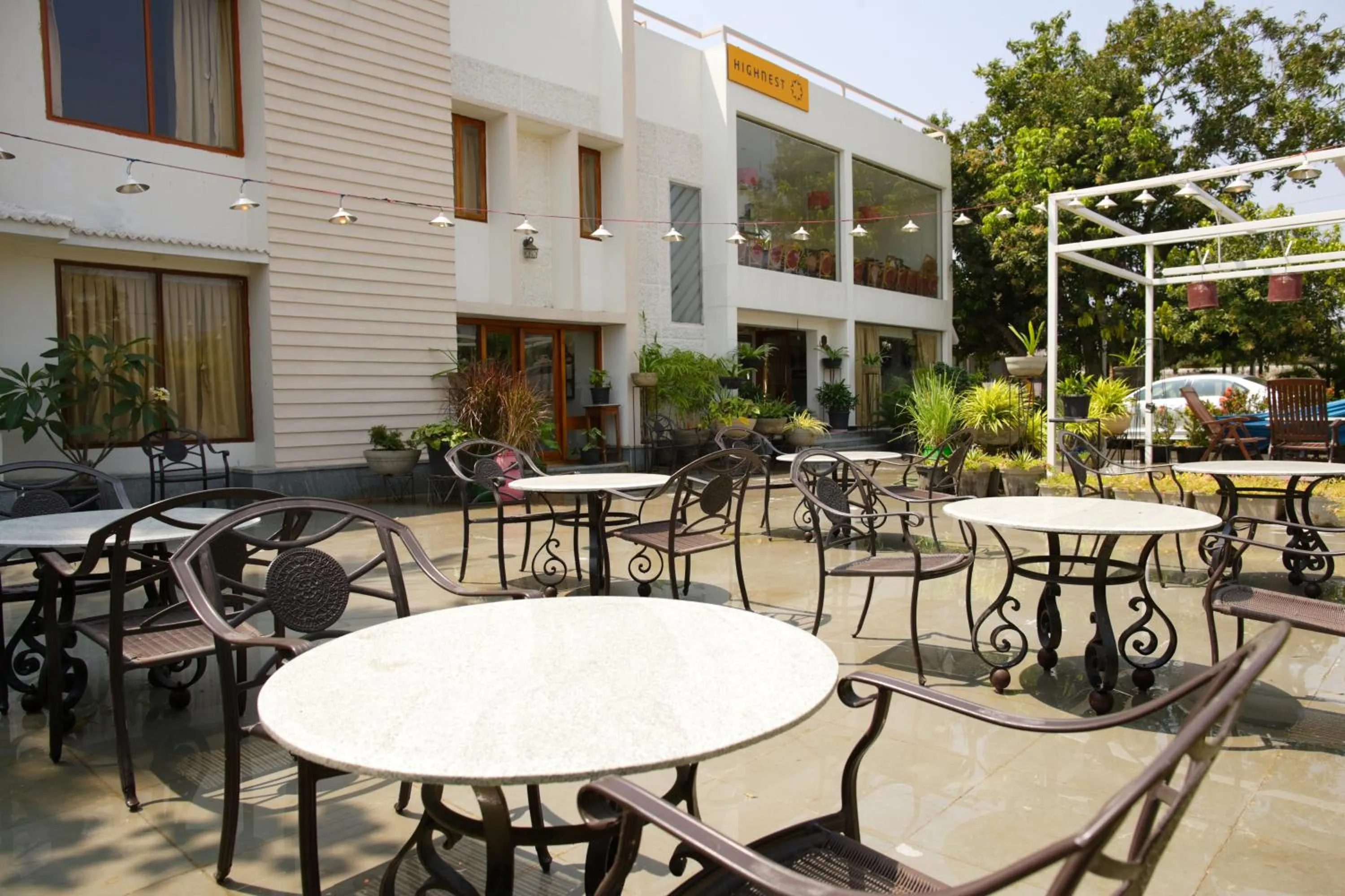 Garden in Hotel Villa Highnest - Oragadam -Sriperumbudur