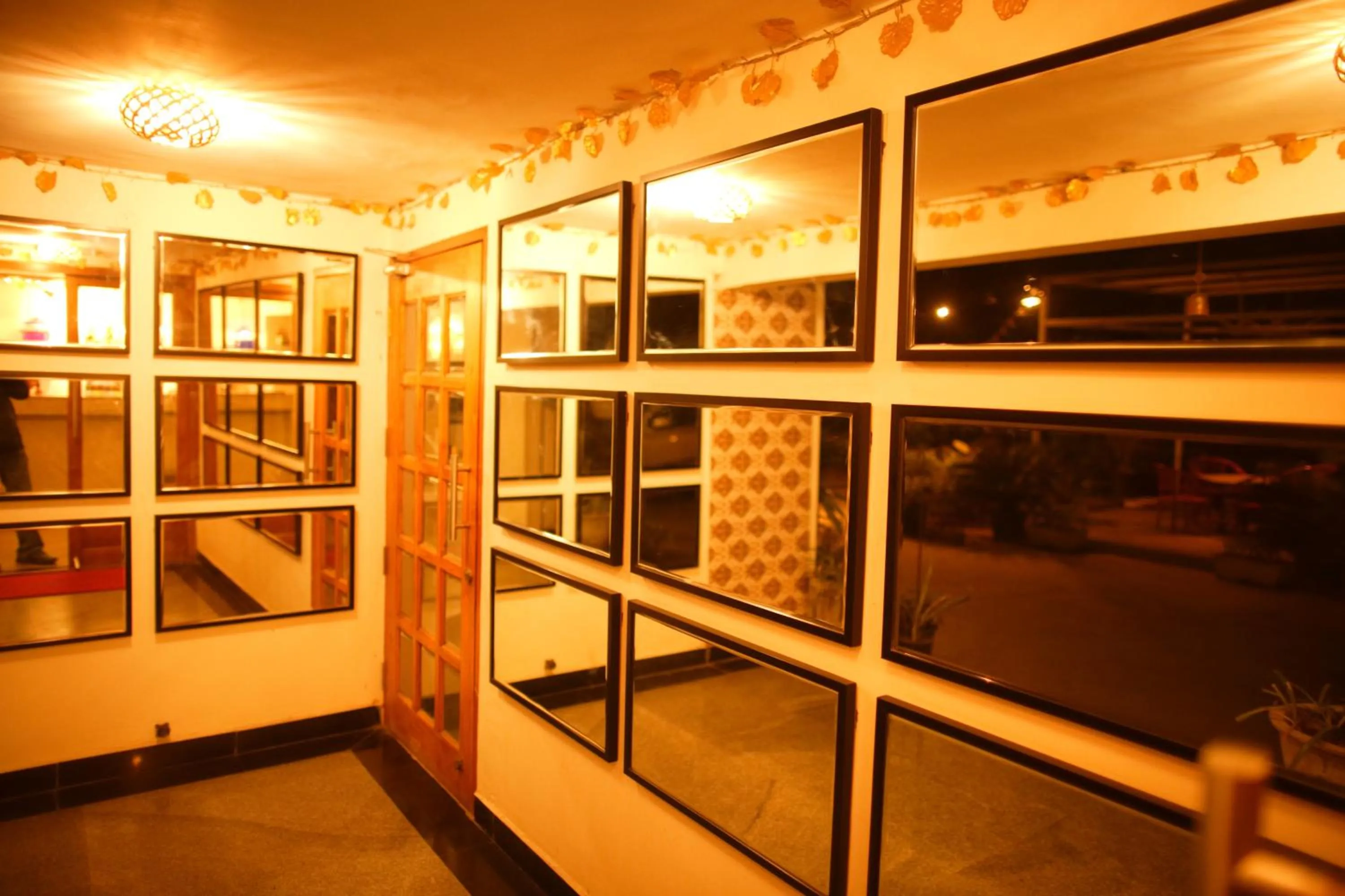 Lobby or reception in Hotel Villa Highnest - Oragadam -Sriperumbudur