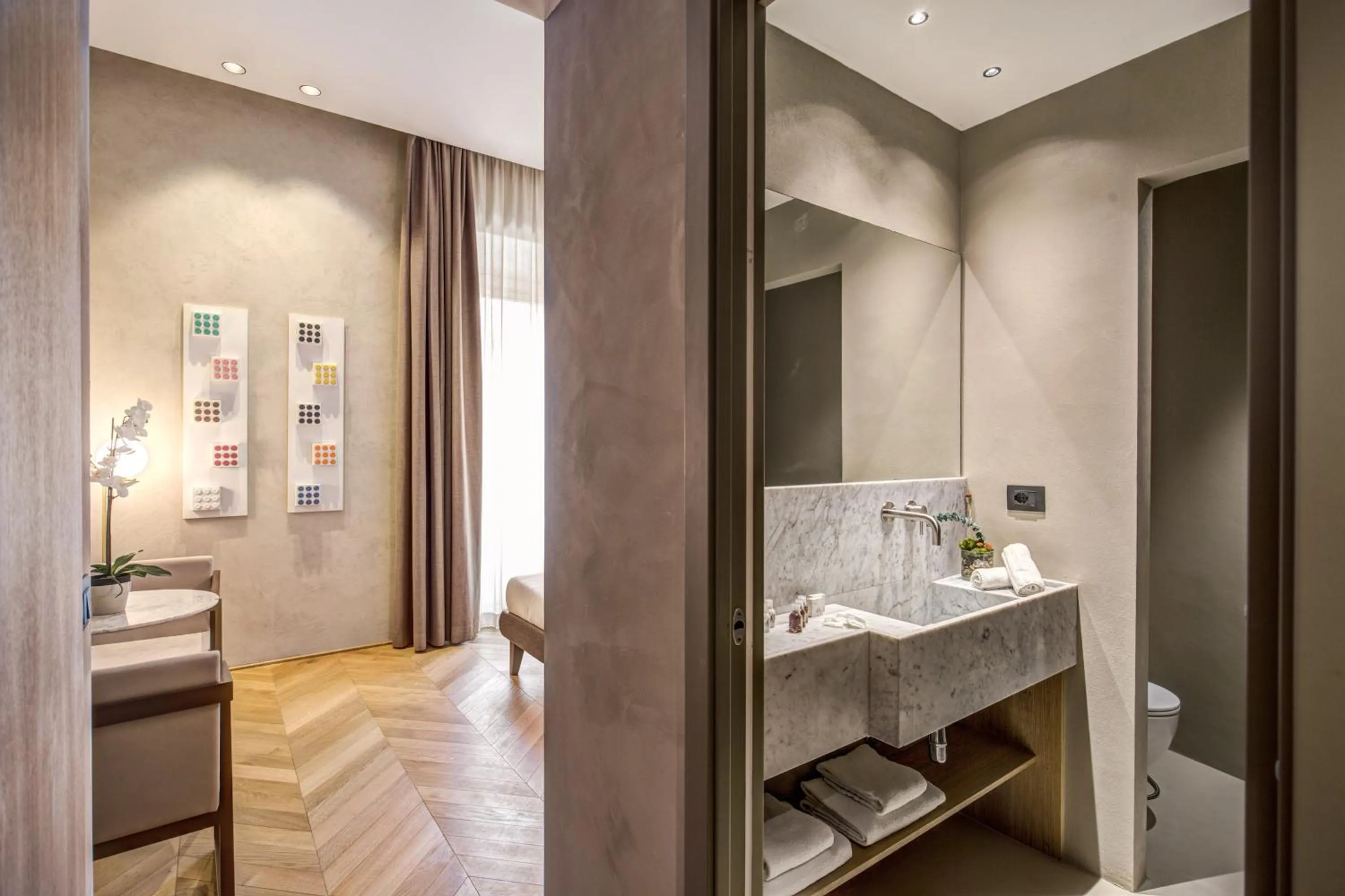 Photo of the whole room, Bed in G55 Design Hotel