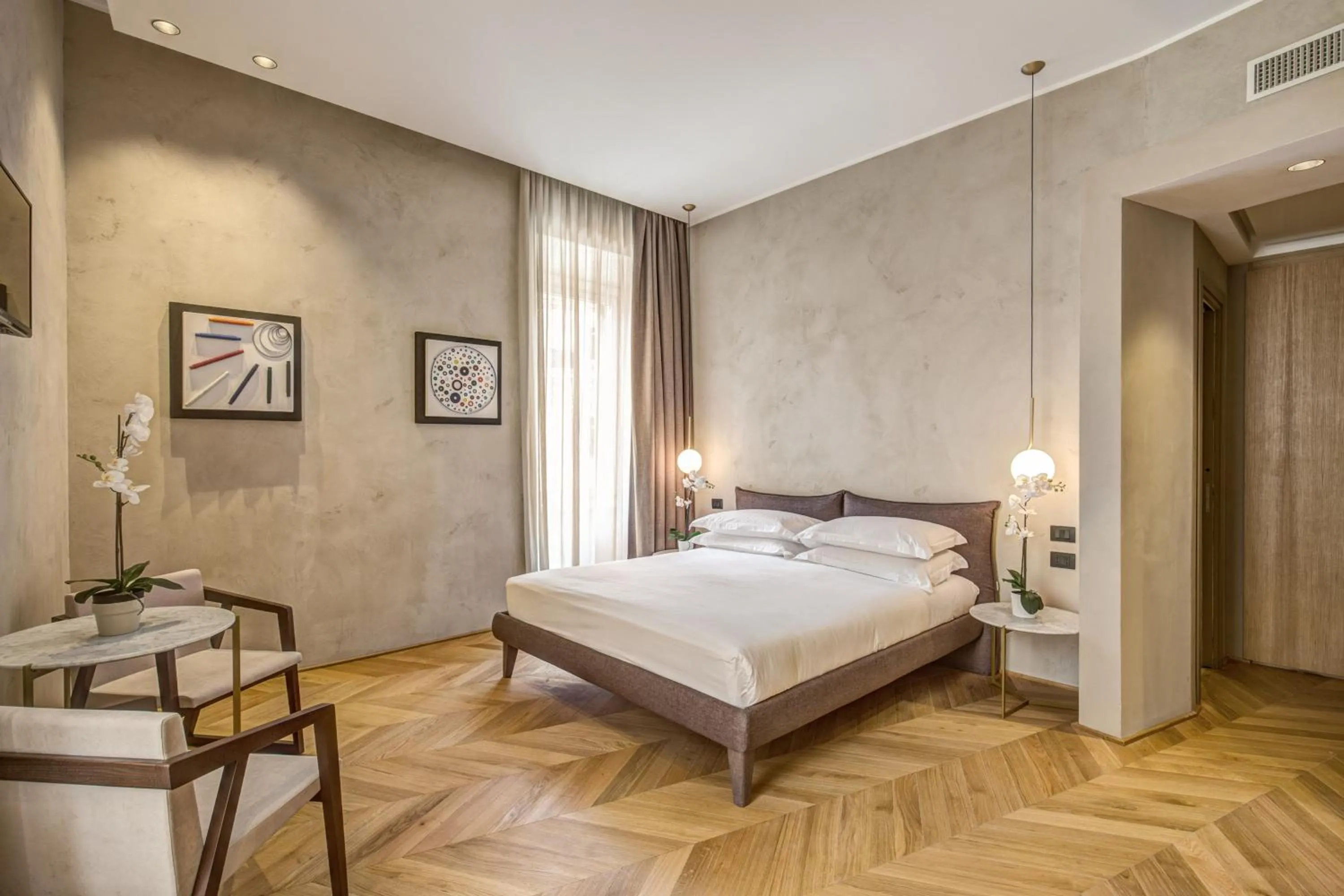 Photo of the whole room, Bed in G55 Design Hotel