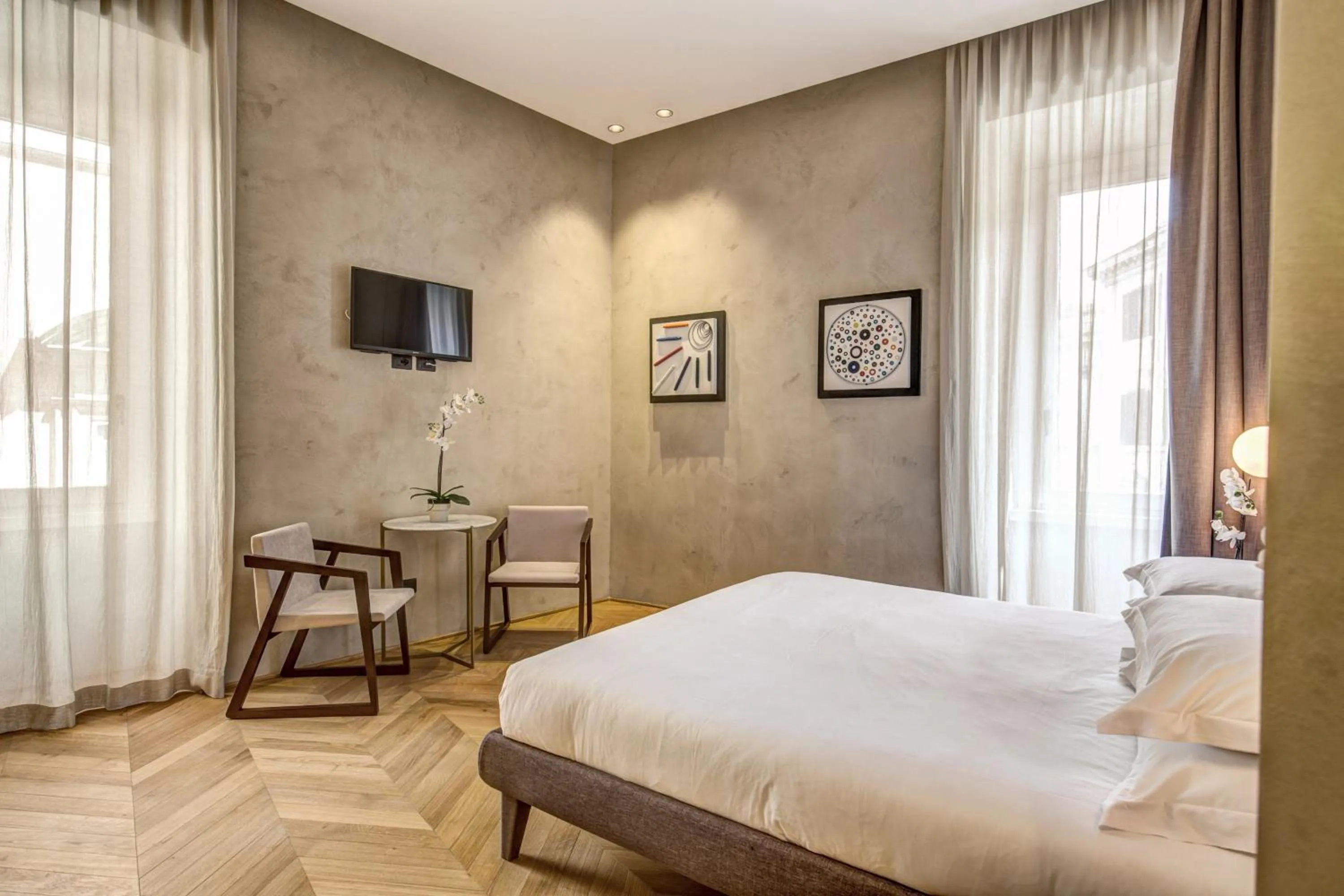 Photo of the whole room, Bed in G55 Design Hotel