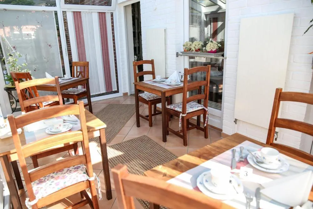 Breakfast in Hotel Chalet