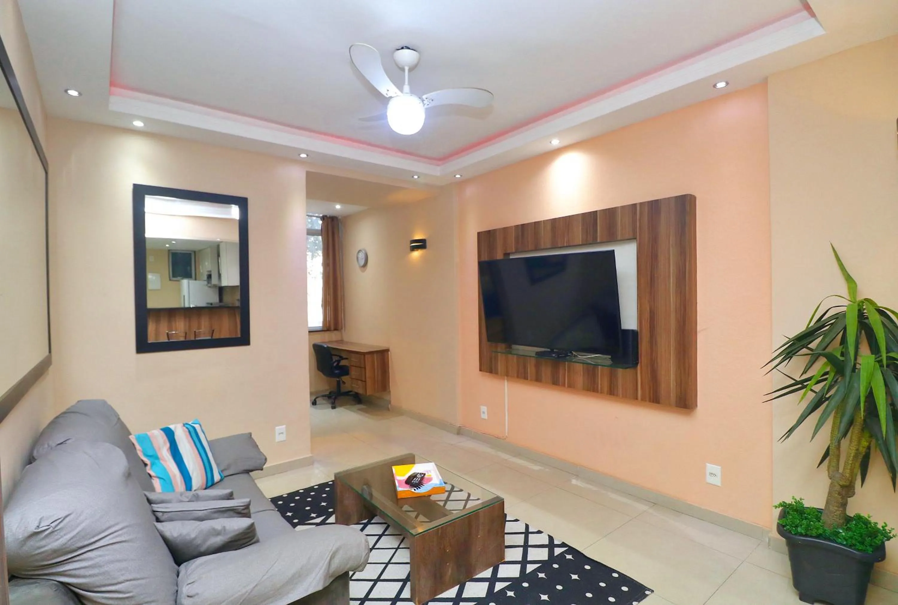 TV and multimedia in Rio Spot Homes Copacabana D038