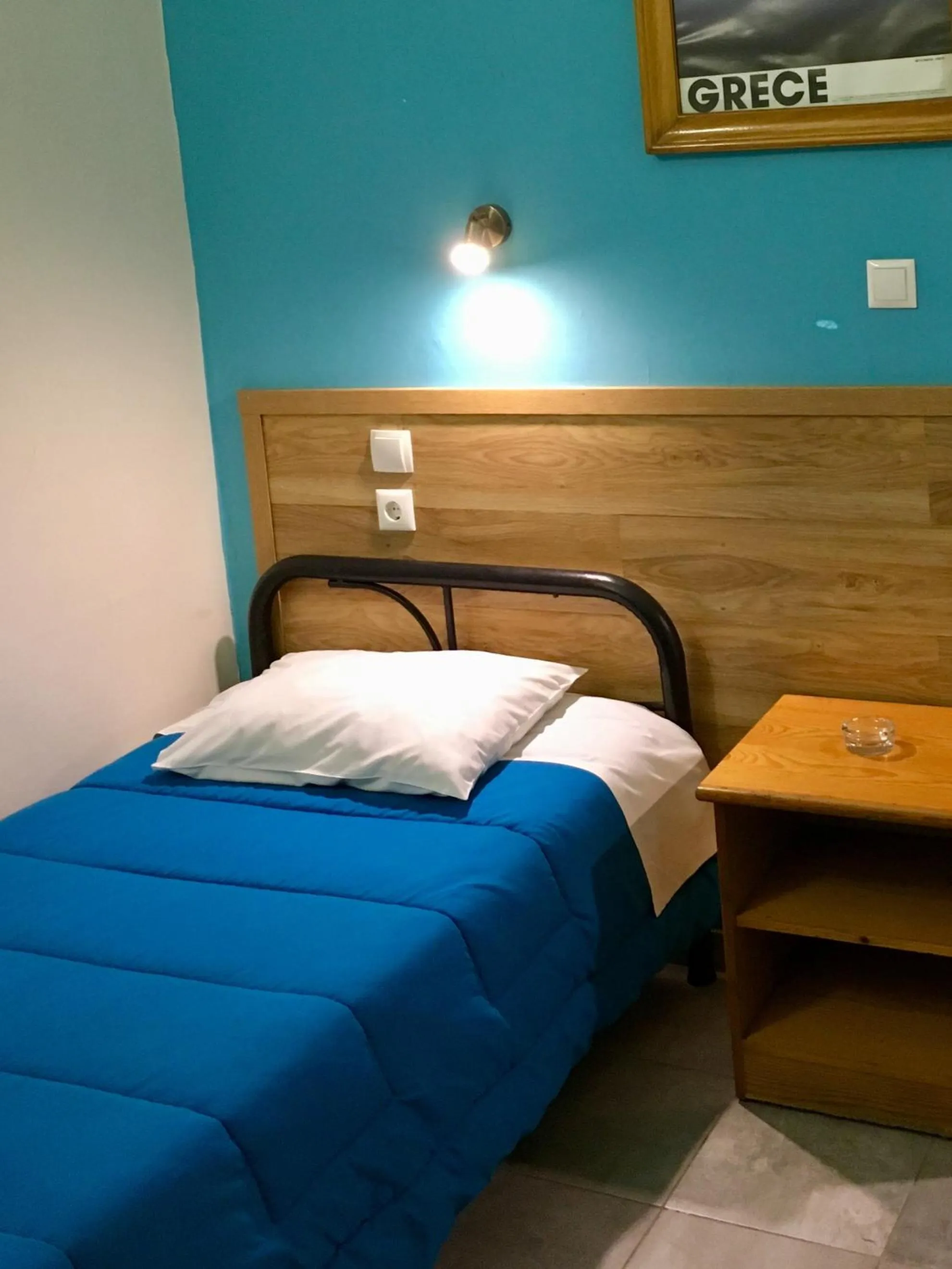 Bed in Hotel Kastoria