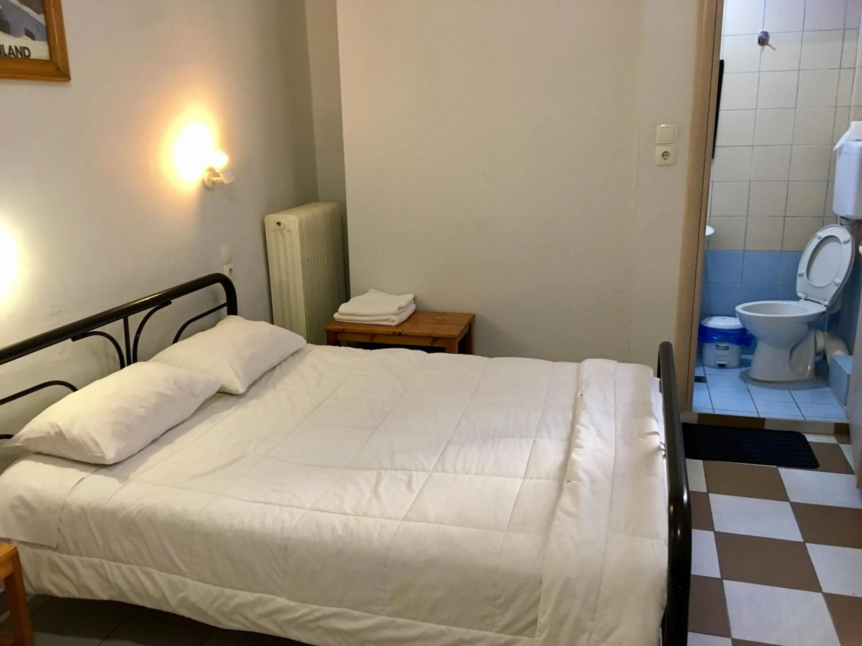 Bed in Hotel Kastoria