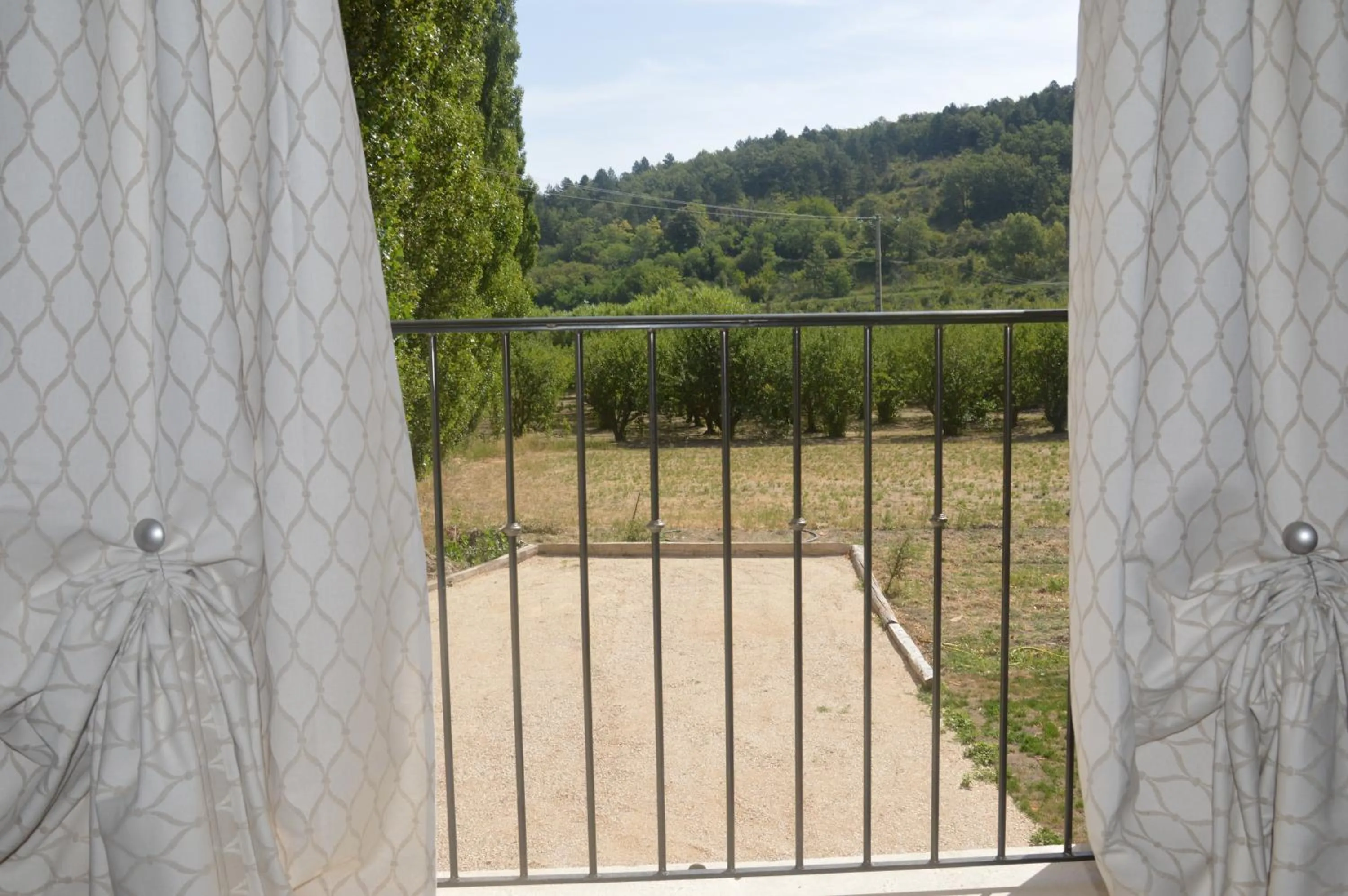 Garden view in Il était une fois...