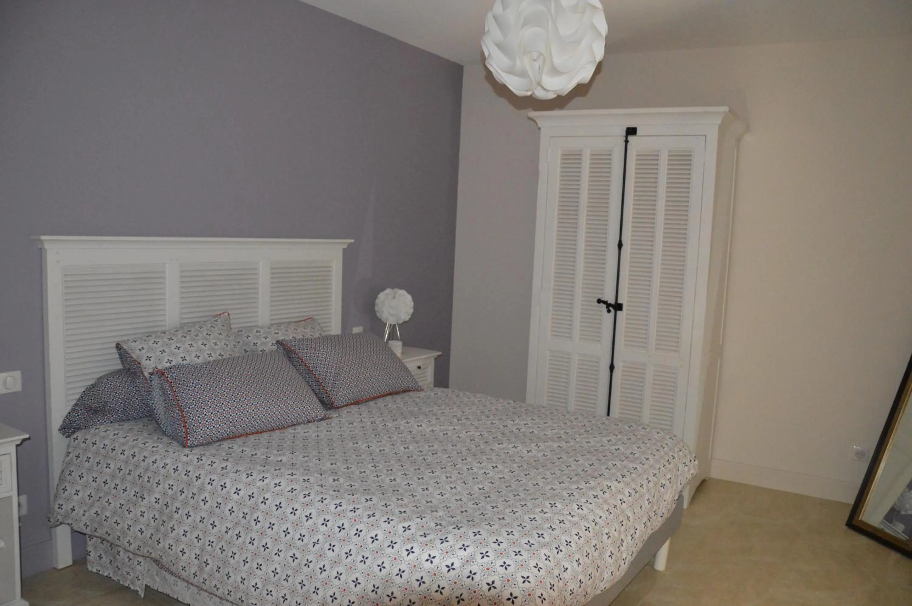 Photo of the whole room, Bed in Il était une fois...