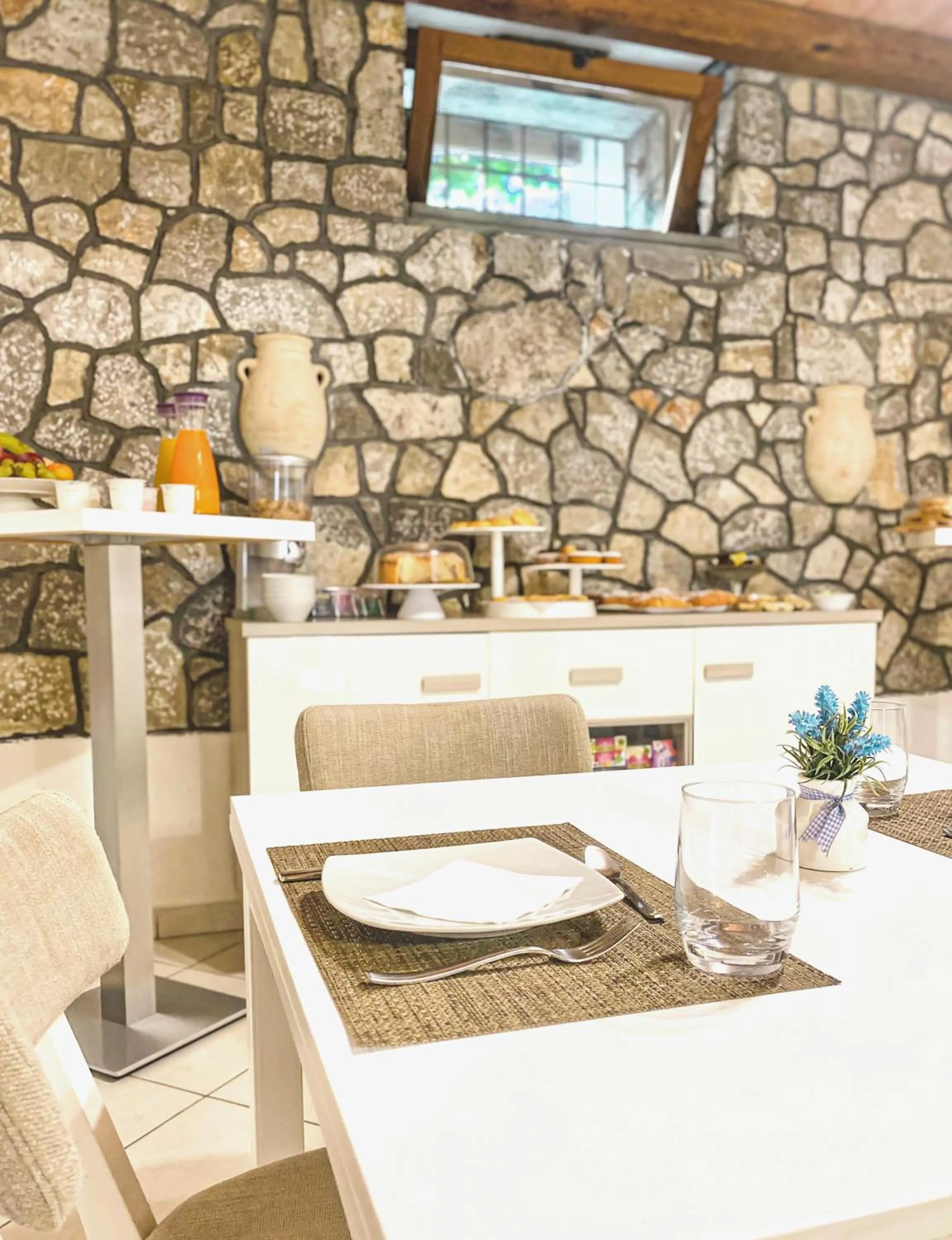 Dining area in Le Oreadi