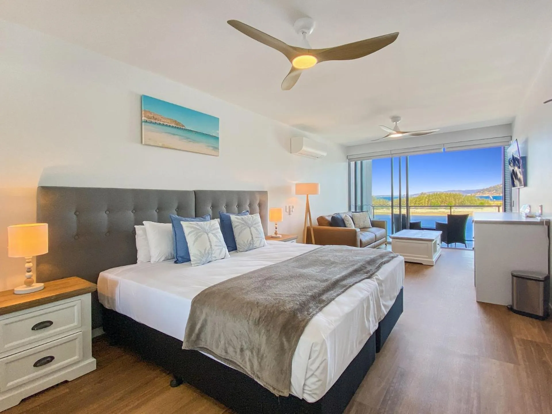 Bed in Blue on Blue Studio Room 1362