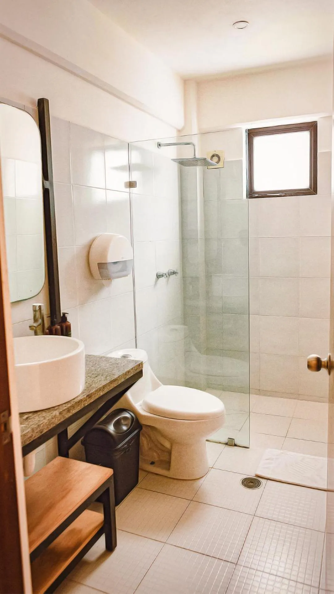 Shower in Nomads Hotel & Rooftop Pool Cancun