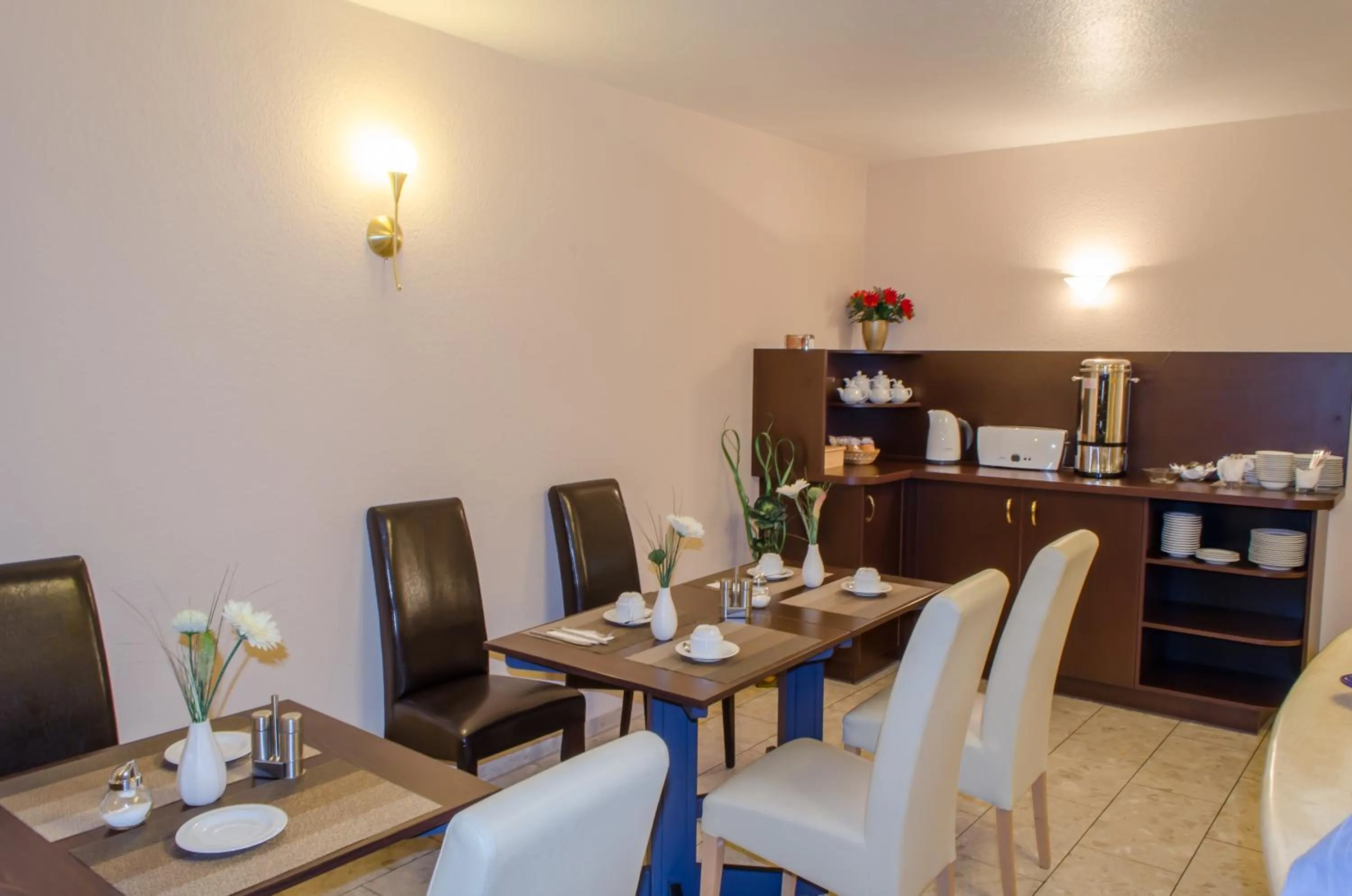 Restaurant/places to eat in City Hotel Wiesbaden