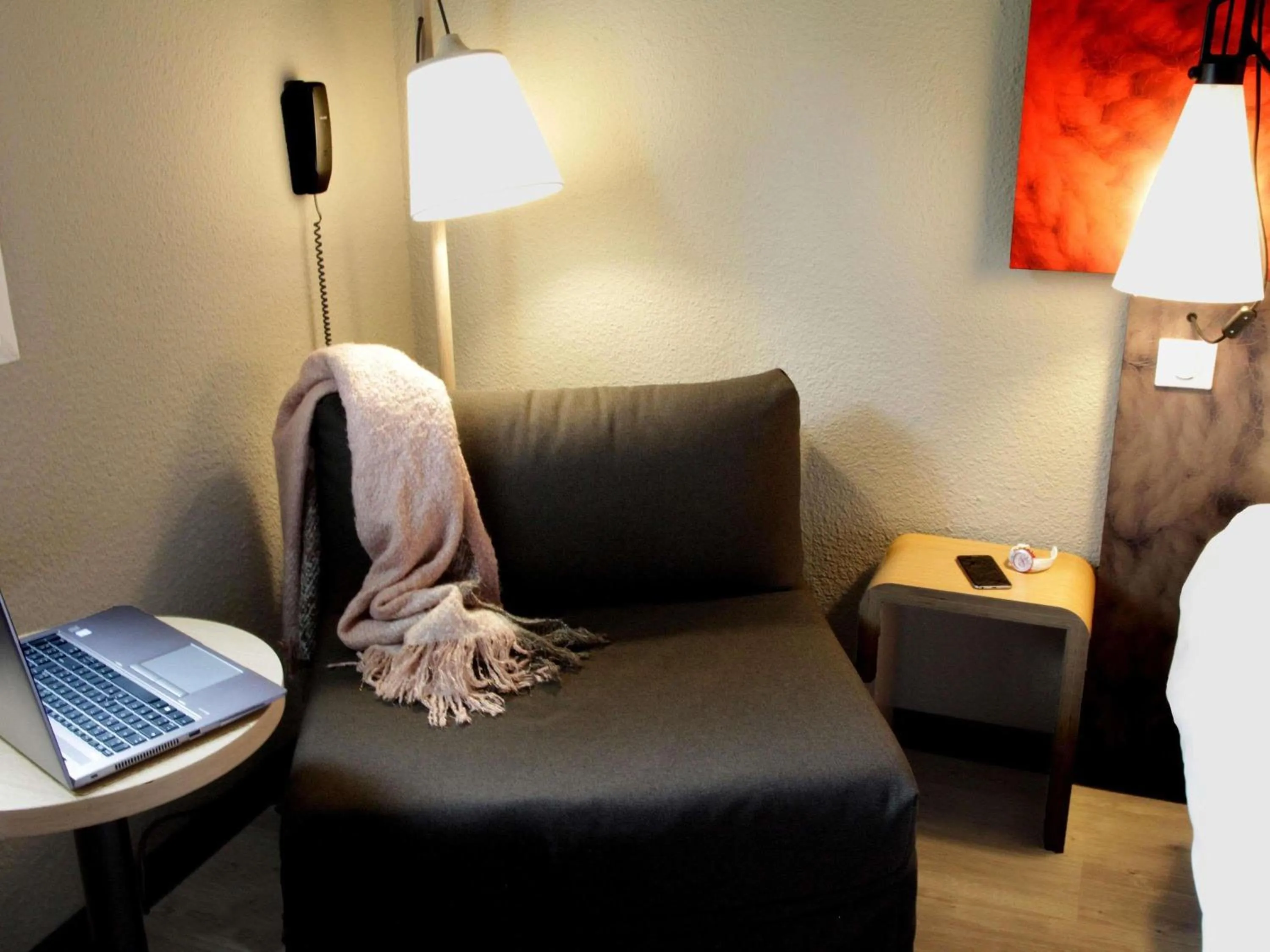 Bedroom in ibis Quimper