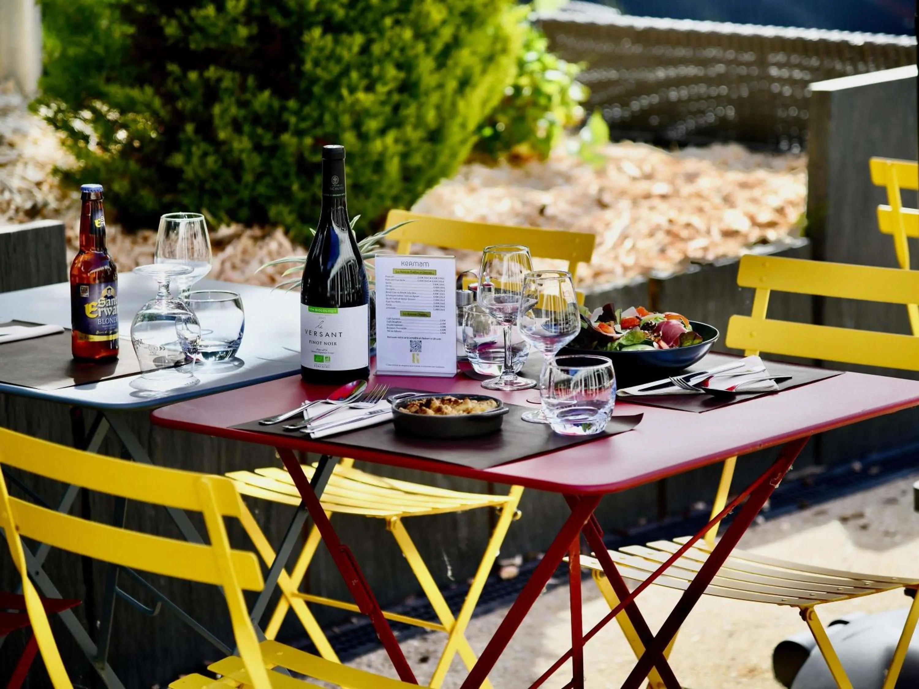 Restaurant/places to eat in ibis Quimper