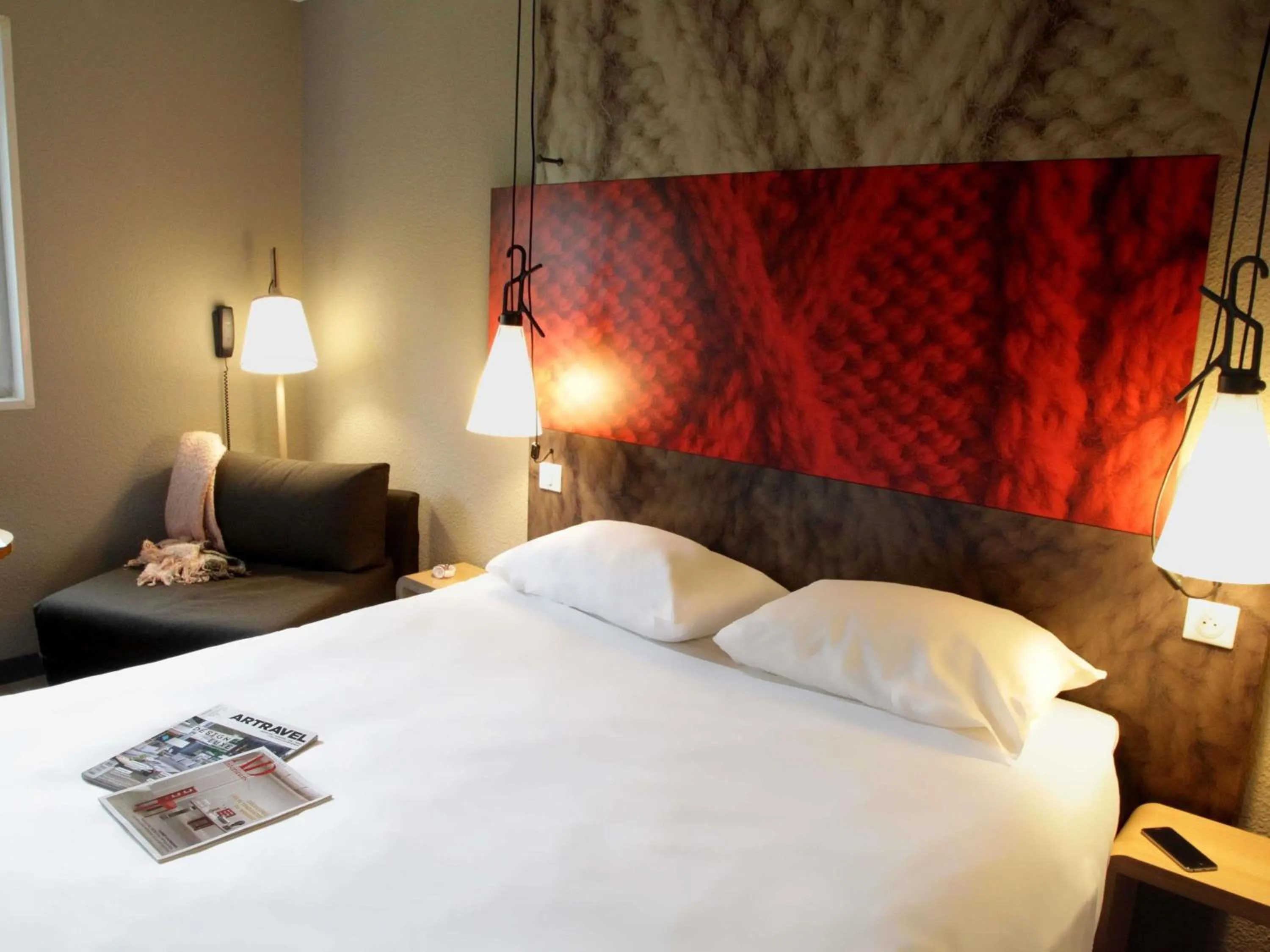 Bedroom, Bed in ibis Quimper