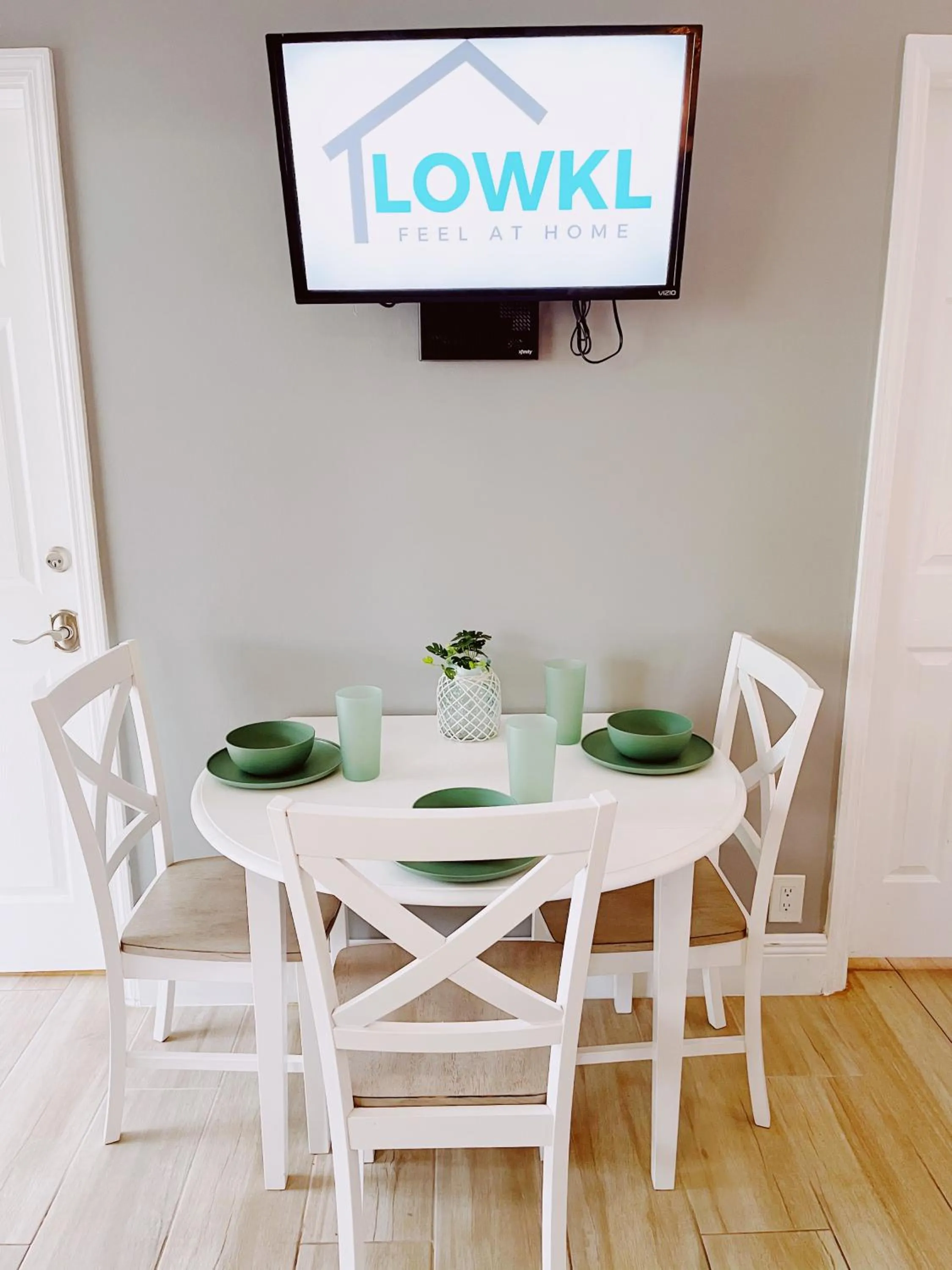 Dining area in Sea Steps By Lowkl