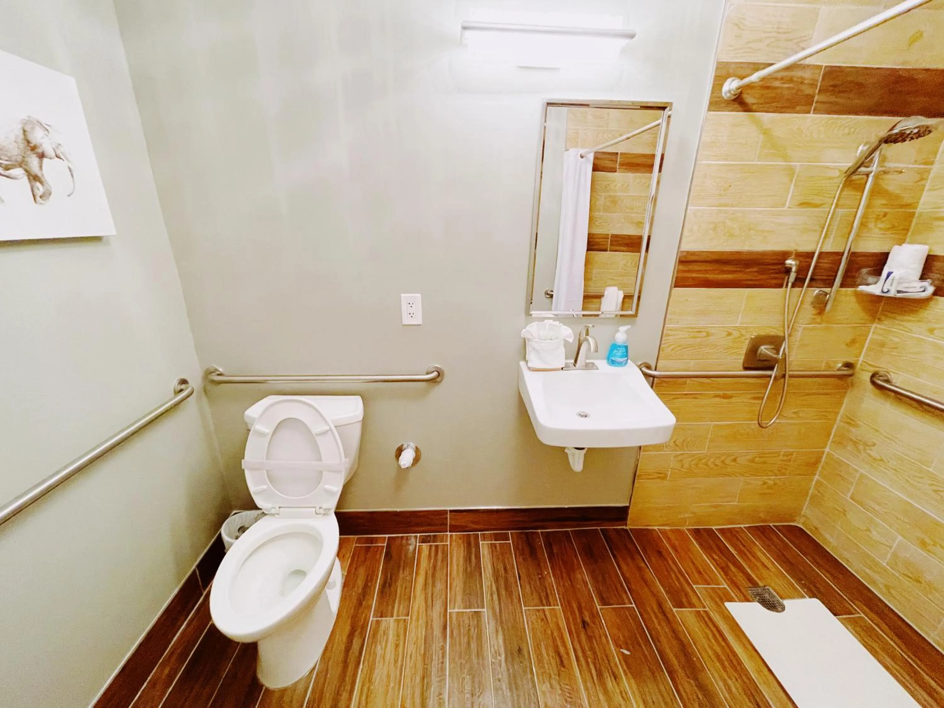 Bathroom in Sea Steps By Lowkl