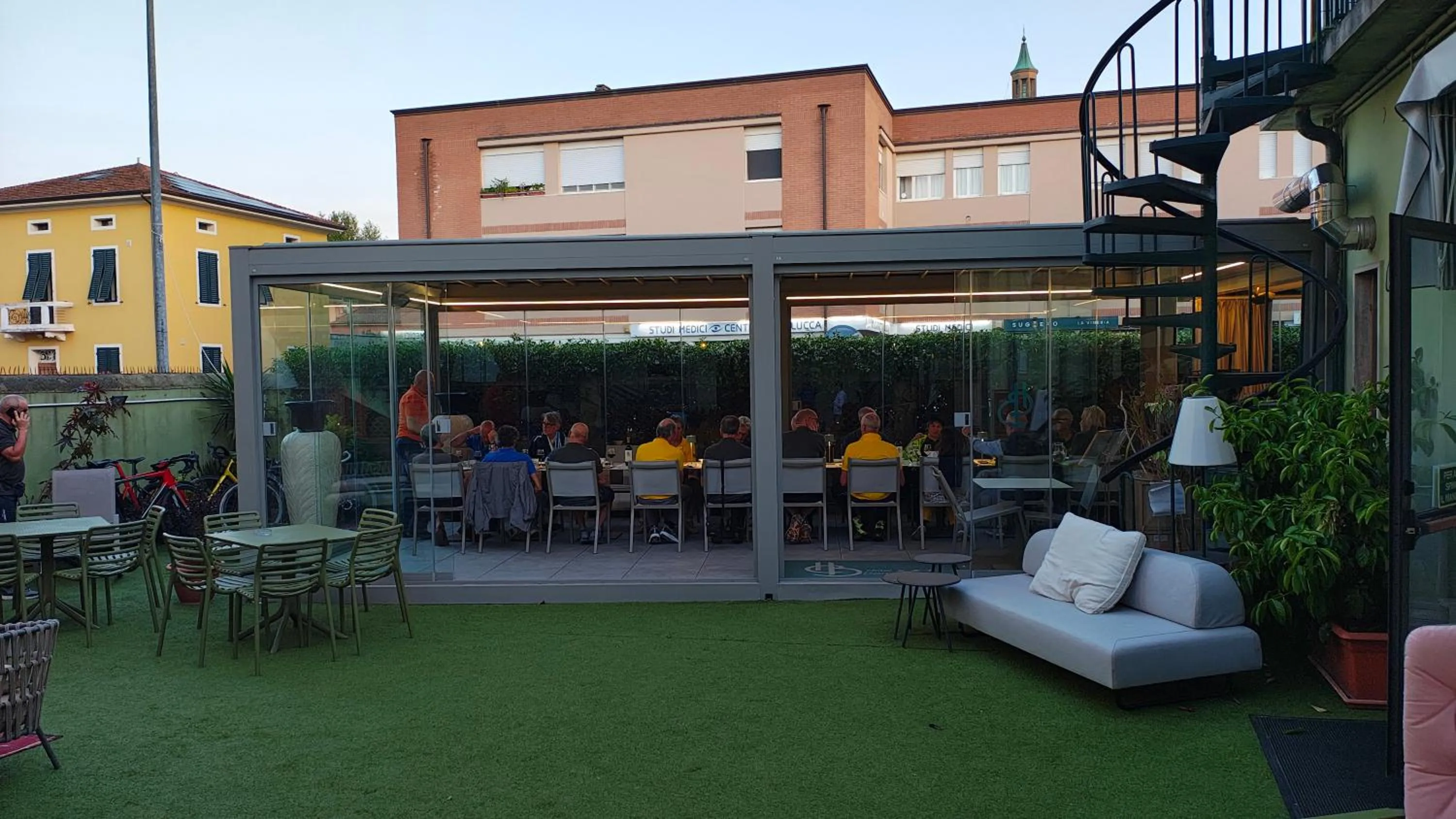 Restaurant/places to eat in Hotel Bernardino