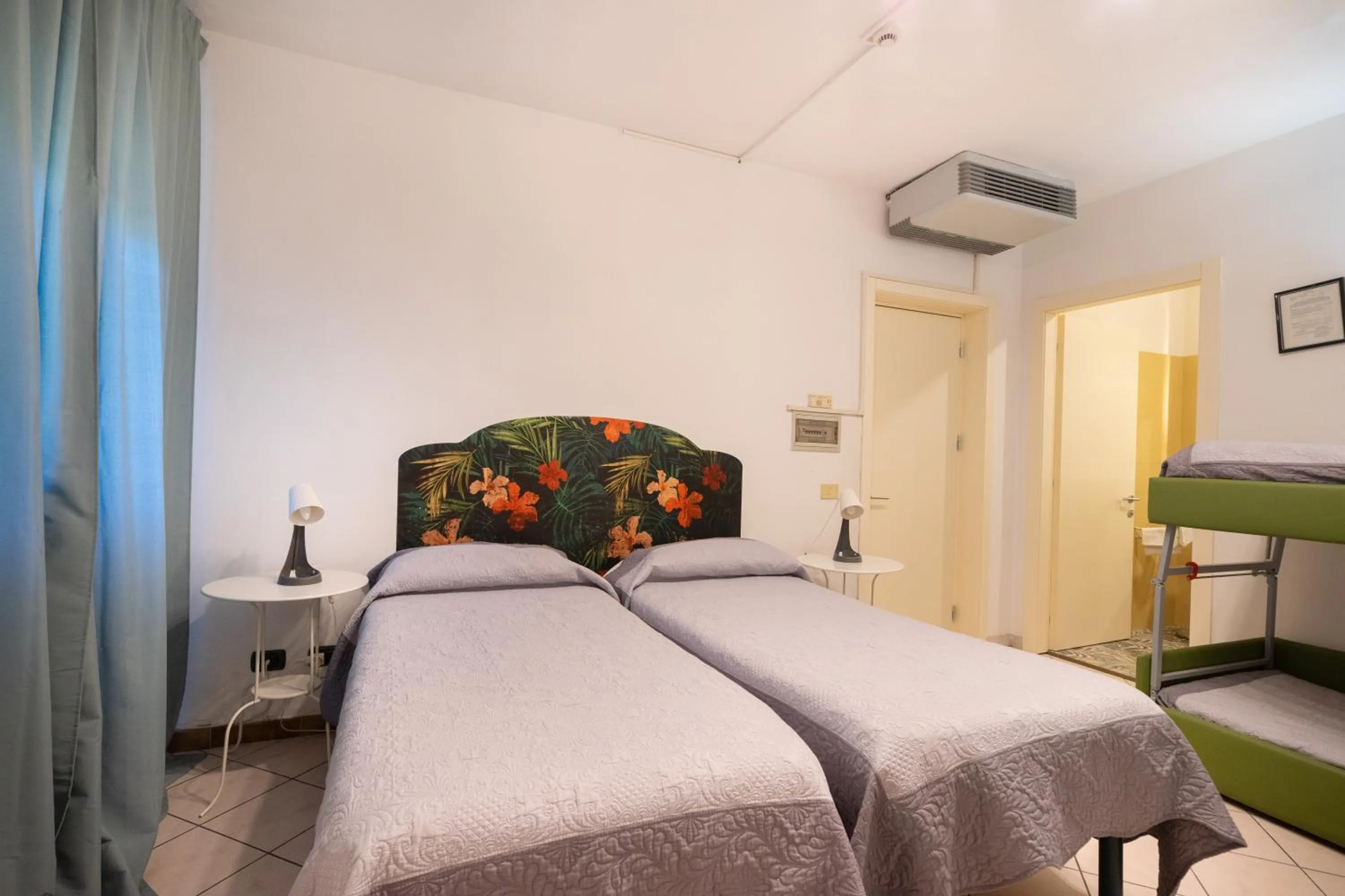 Bedroom, Bed in Hotel Bernardino