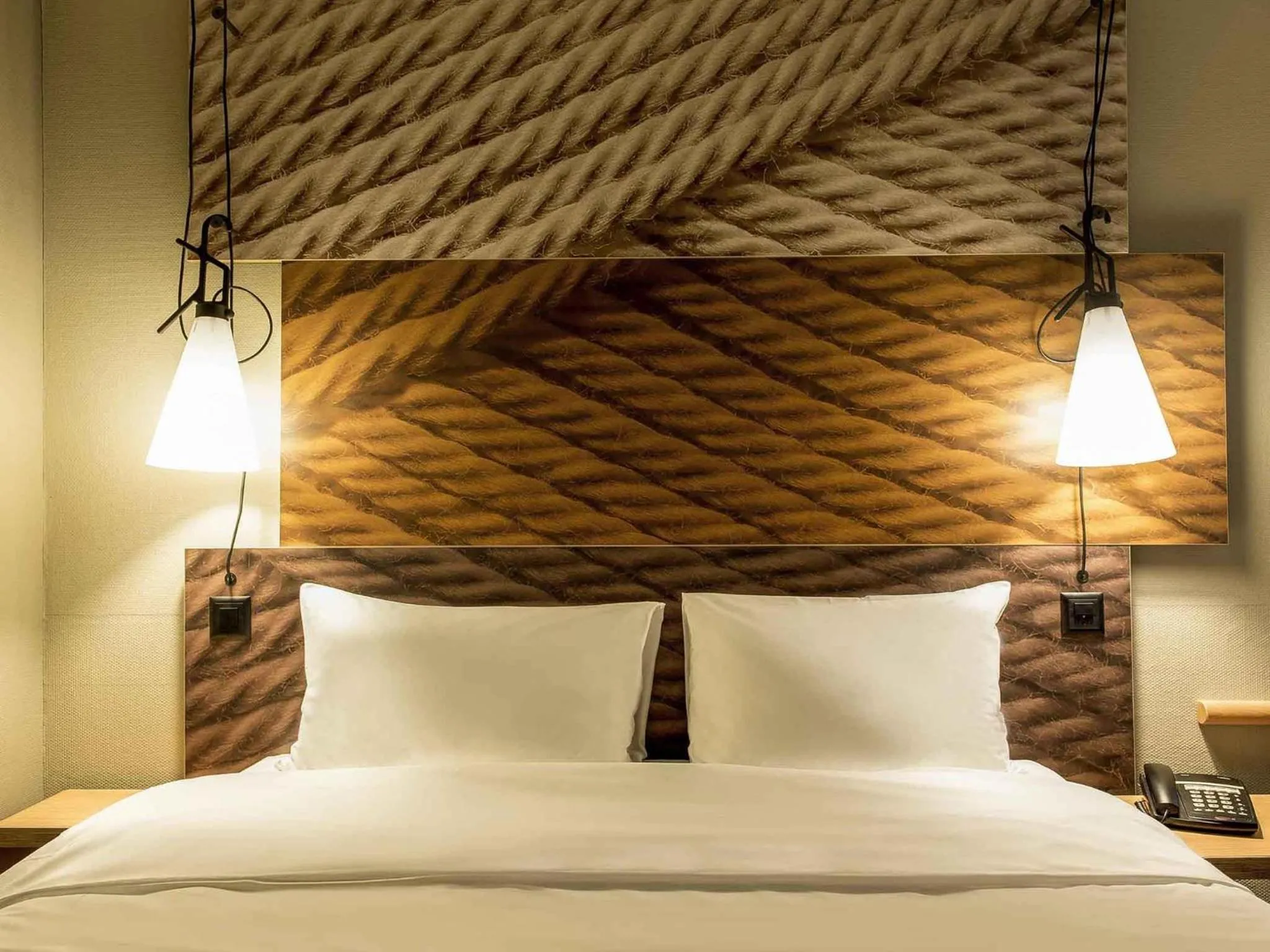 Property building, Bed in ibis Zurich Adliswil