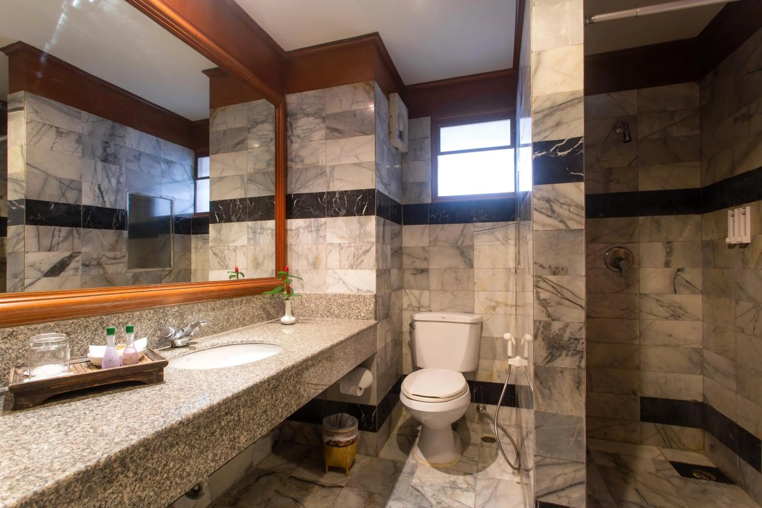 Shower in The Fair House Beach Resort & Hotel