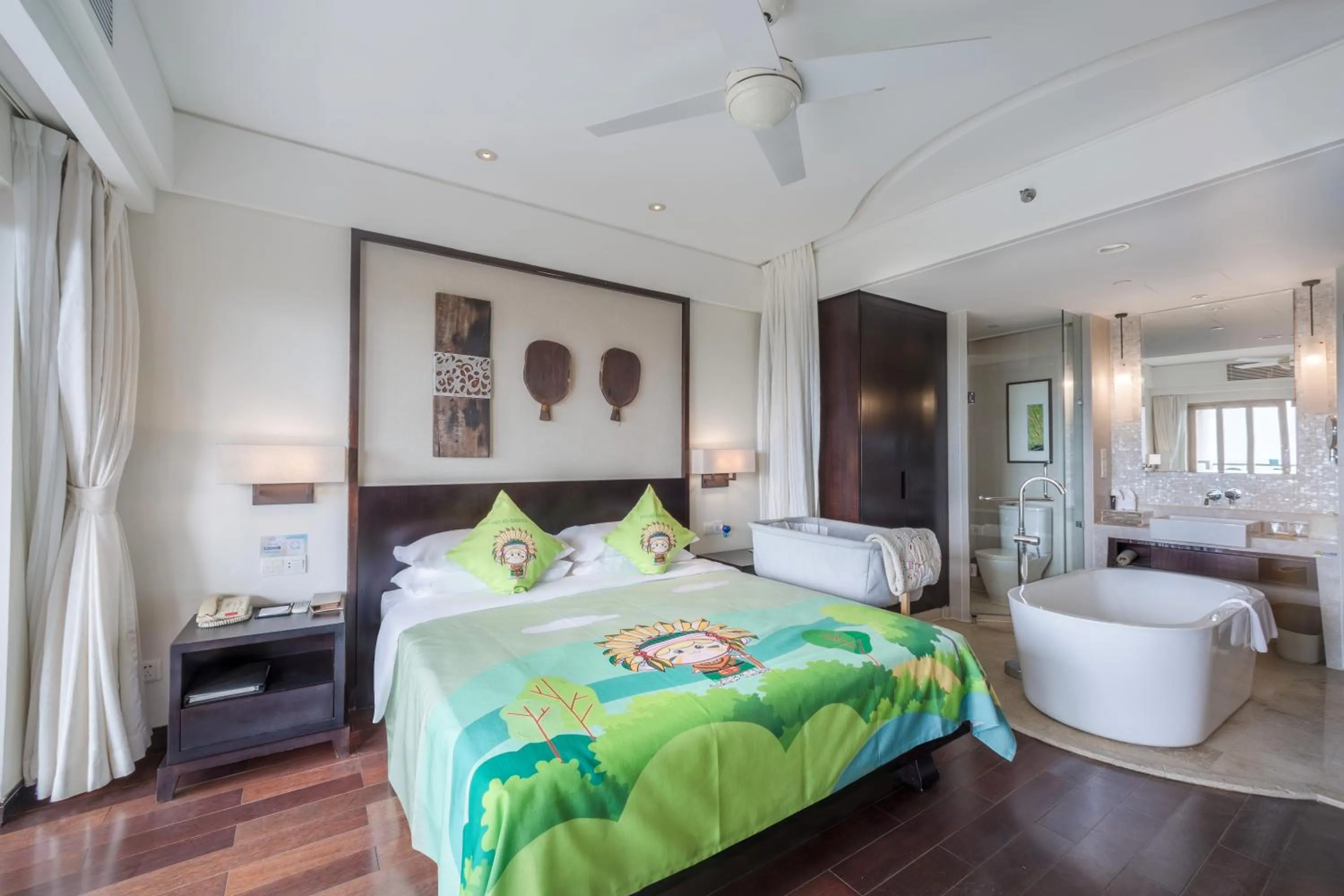 Bed in Howard Johnson Resort Sanya Bay