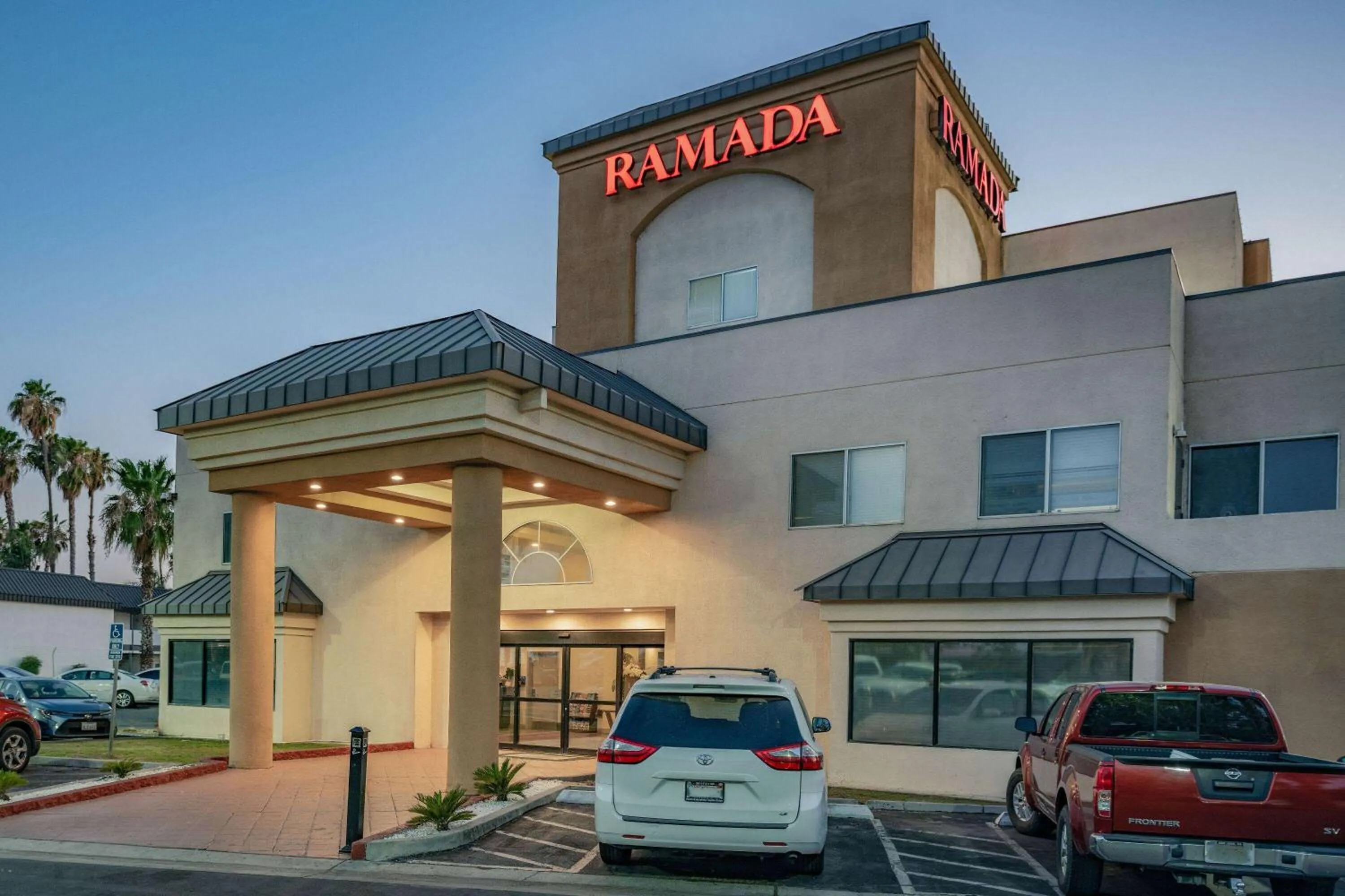 Property building in Ramada by Wyndham Bakersfield