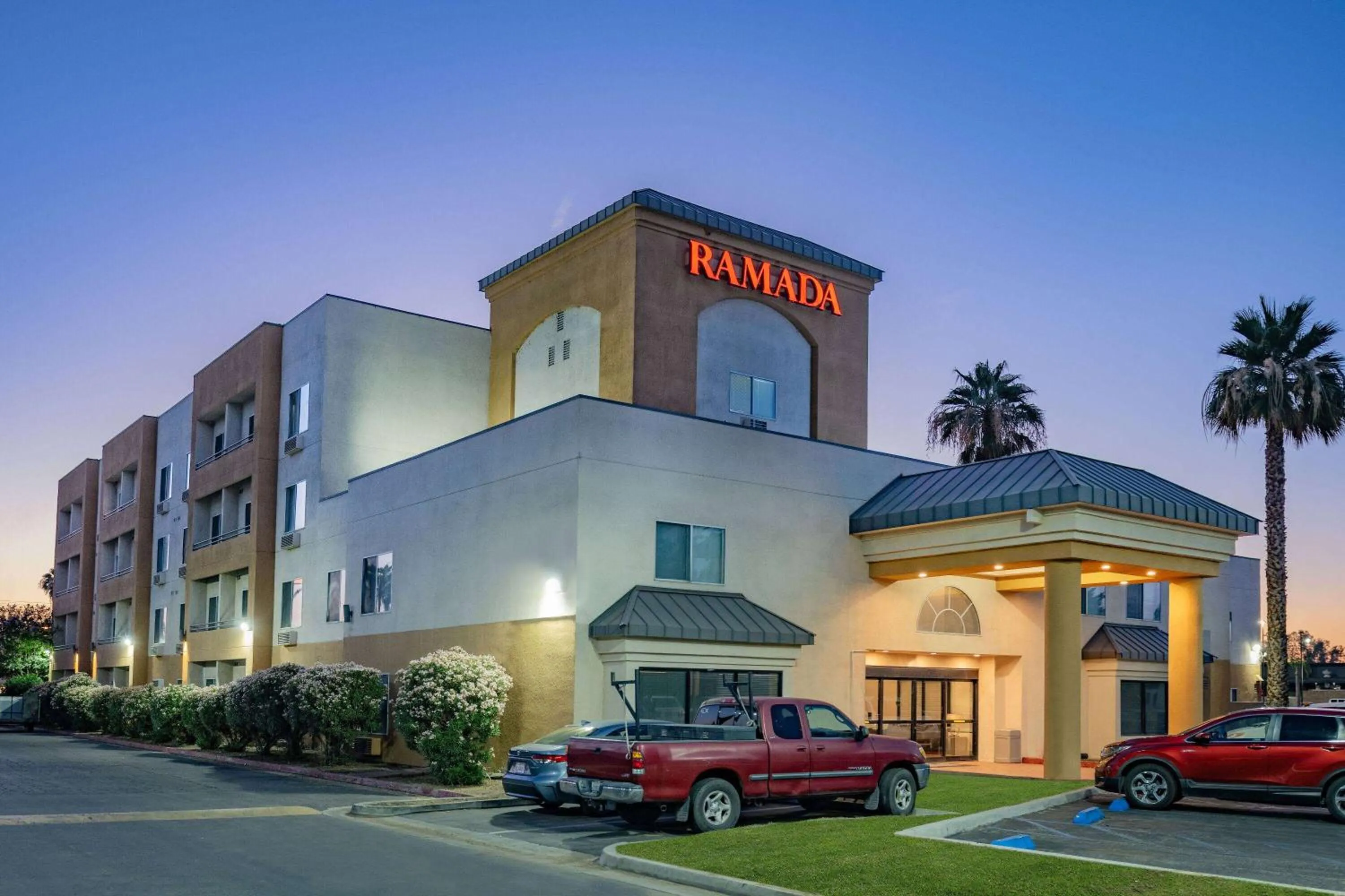 Property building in Ramada by Wyndham Bakersfield
