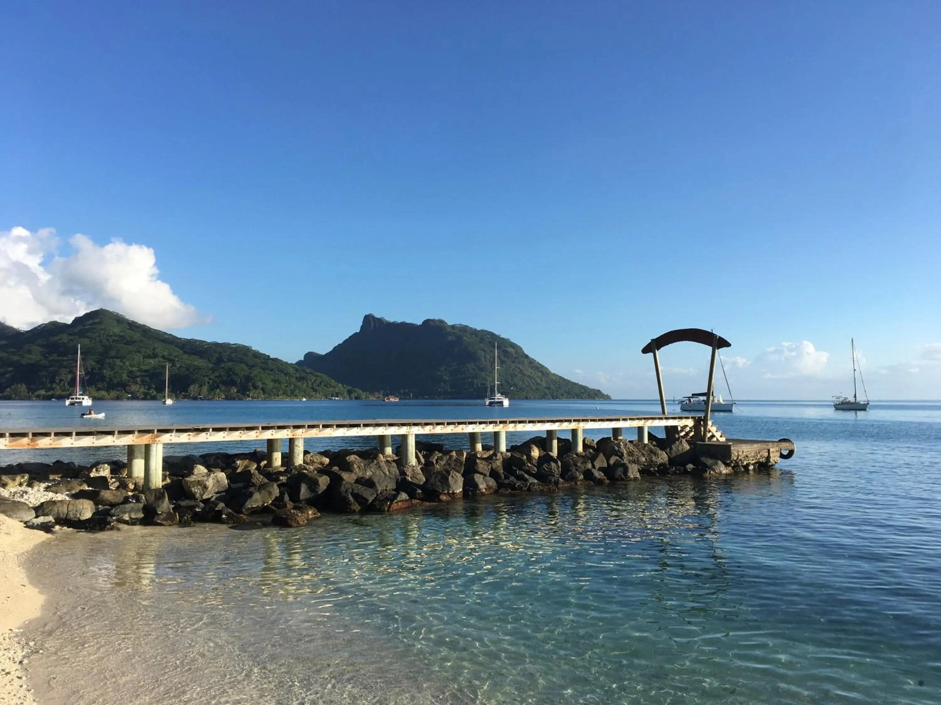 Beach in Fare Kahaia