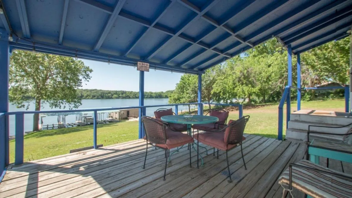 Patio in Valentine Lakeside