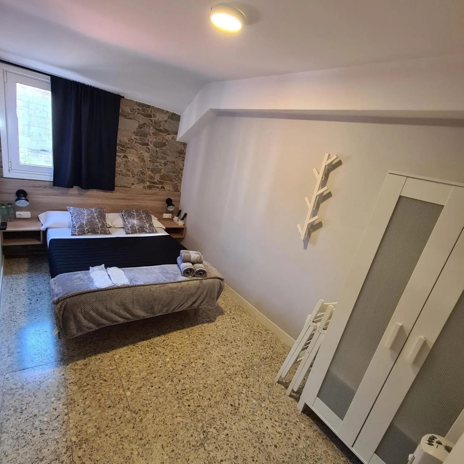 Bedroom, Bed in Pensión Casa Douro