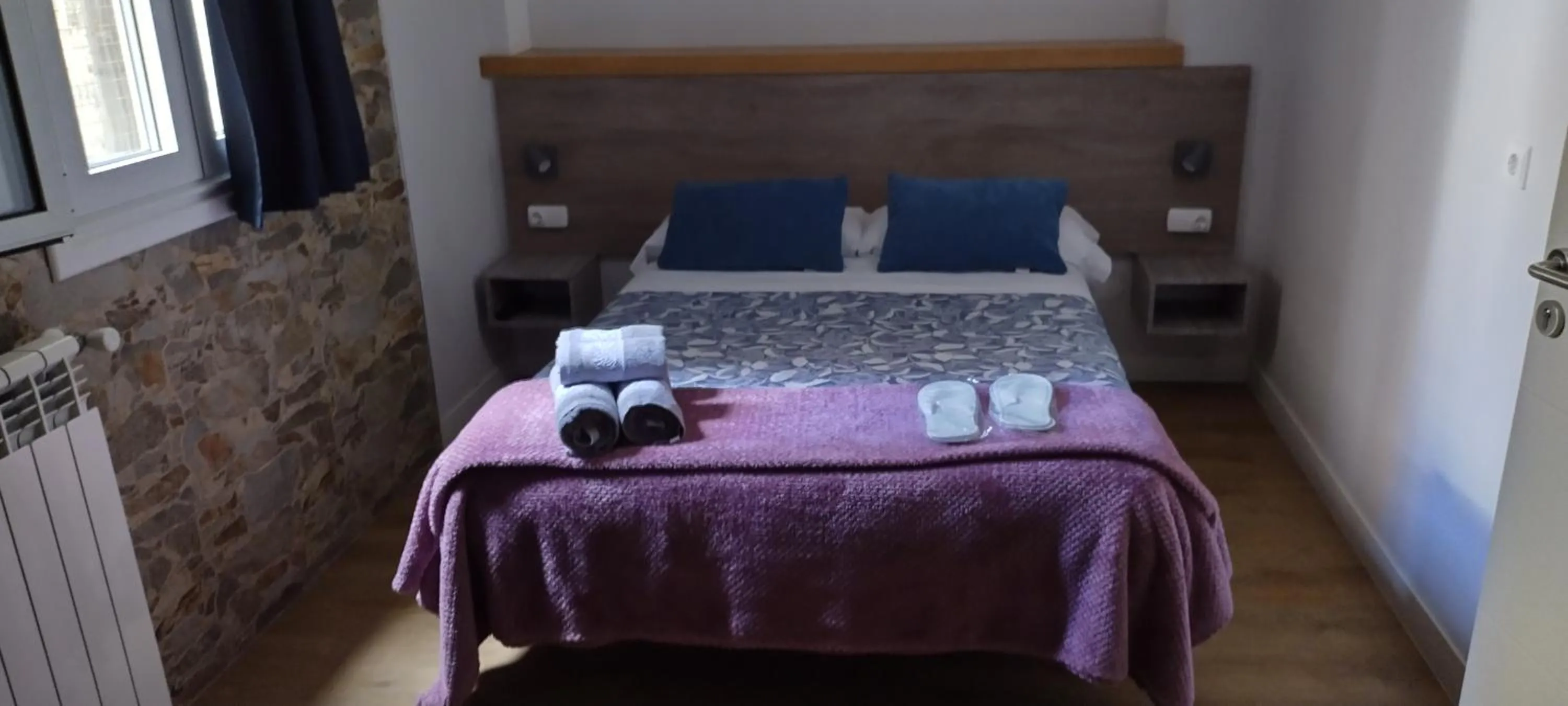 Bed in Pensión Casa Douro