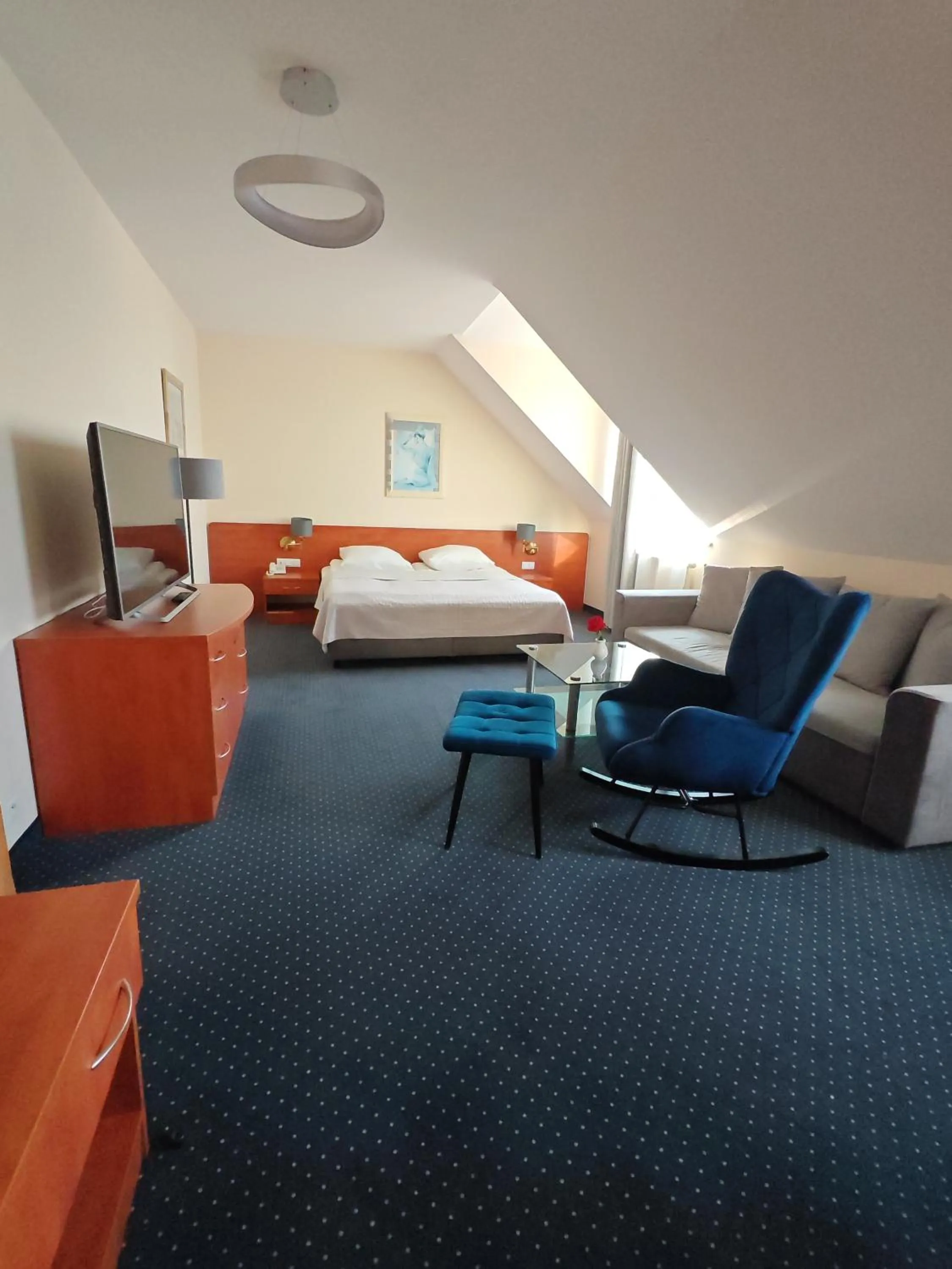 Hot Tub, Bed in Hotel Daria