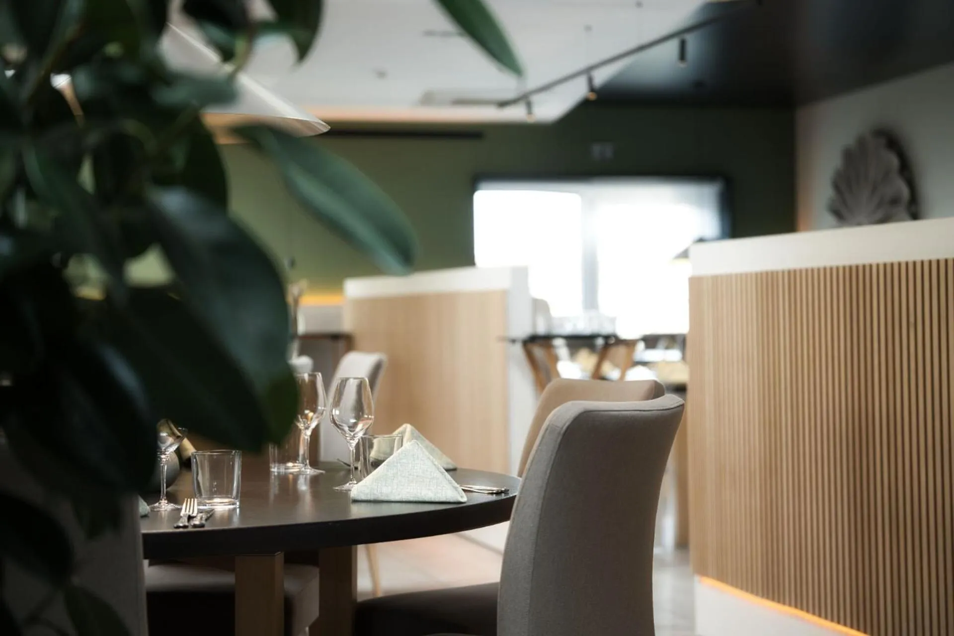 Restaurant/places to eat in Logis Restaurant & Hôtel À la 12