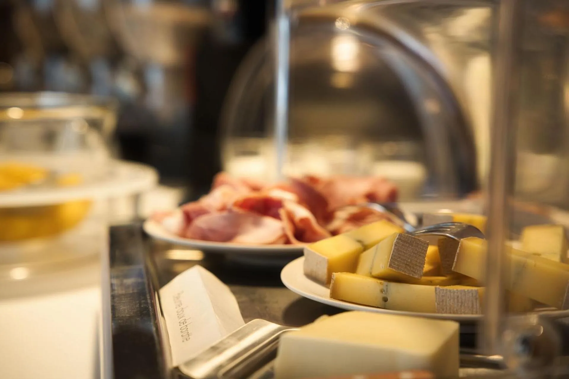 Food and drinks in Logis Restaurant & Hôtel À la 12