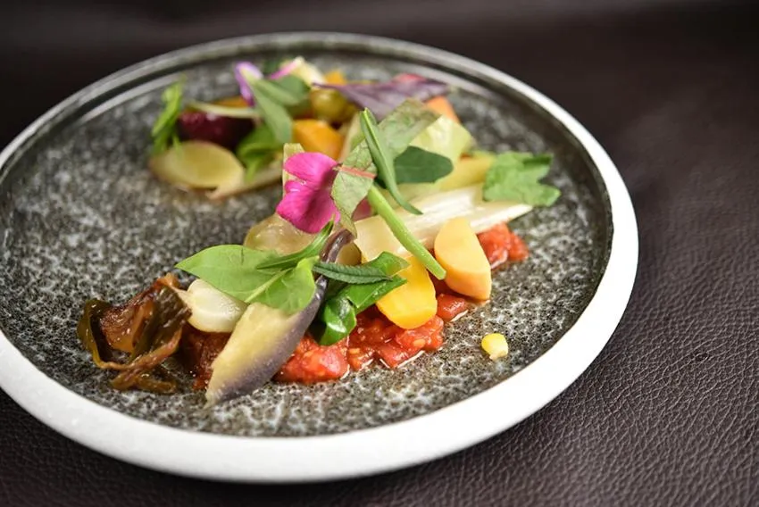 Restaurant/places to eat in Logis Restaurant & Hôtel À la 12