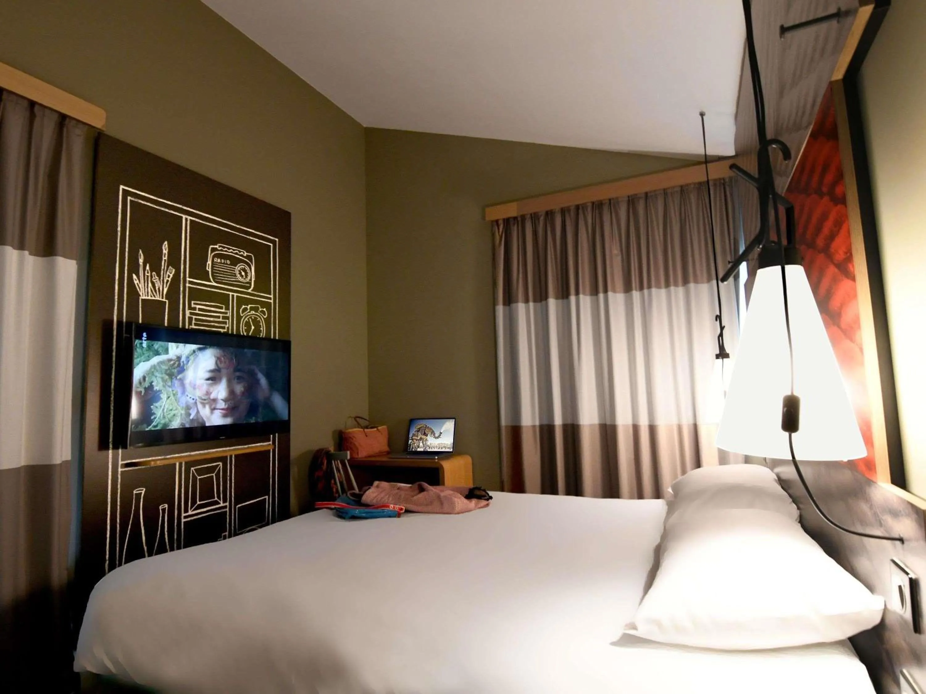 Bedroom, Bed in ibis Nantes Saint Herblain