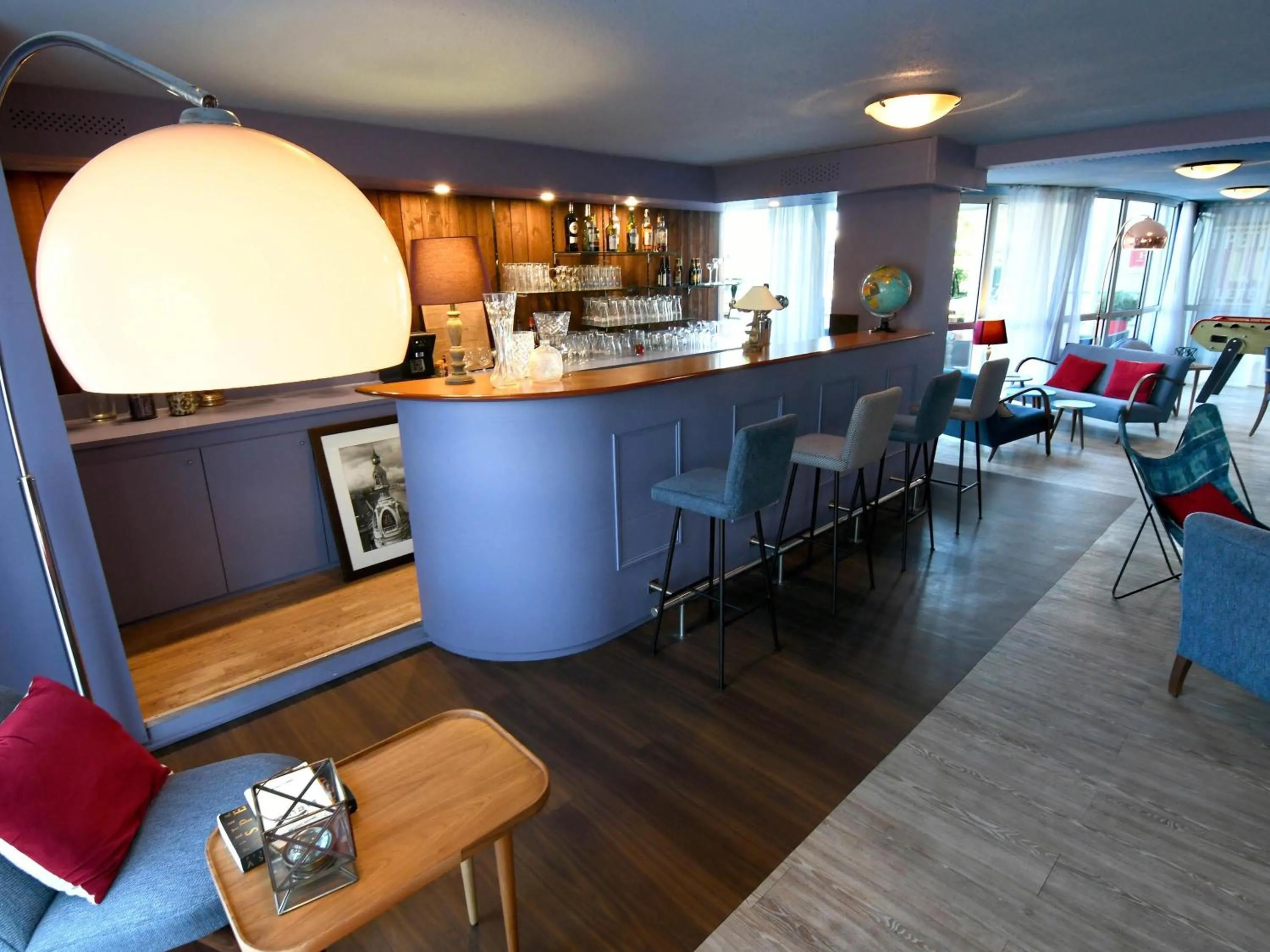 Lounge or bar in ibis Nantes Saint Herblain