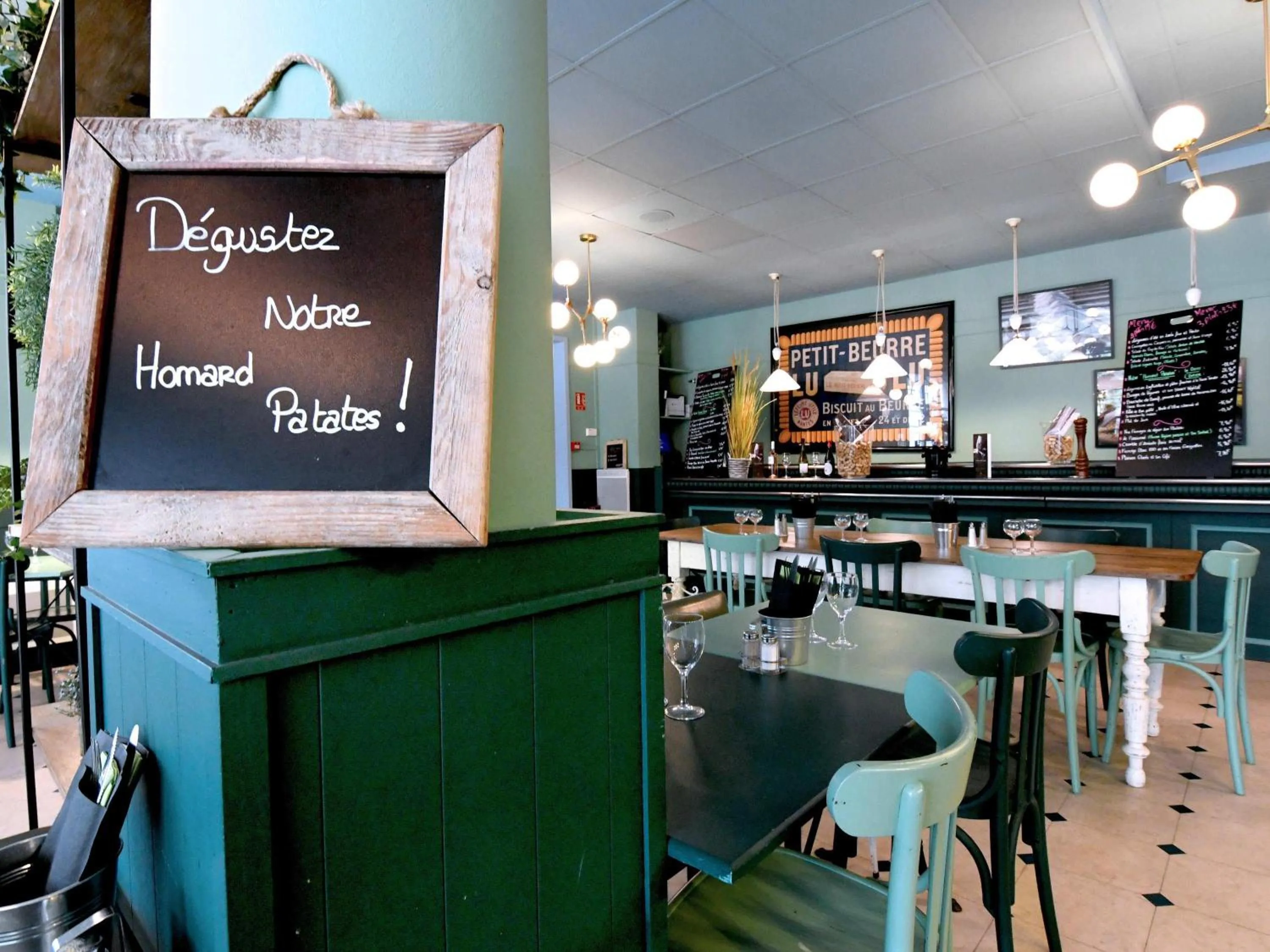 Restaurant/places to eat in ibis Nantes Saint Herblain