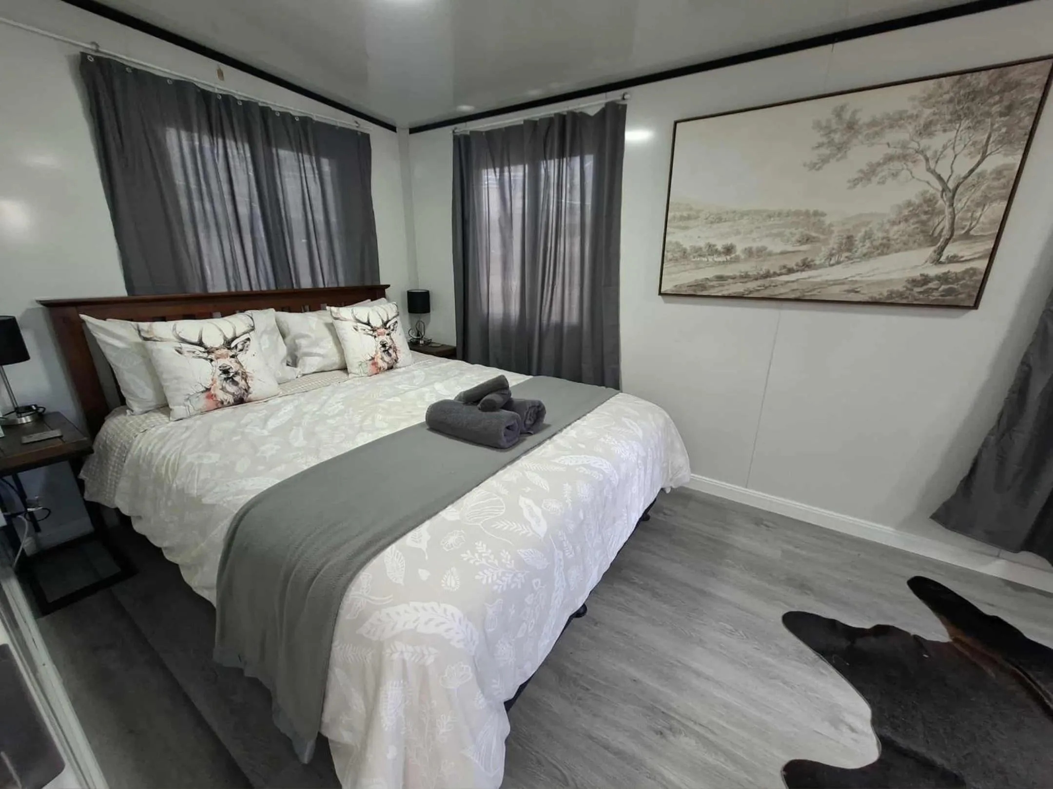 Bedroom, Bed in Mackenzie Motels