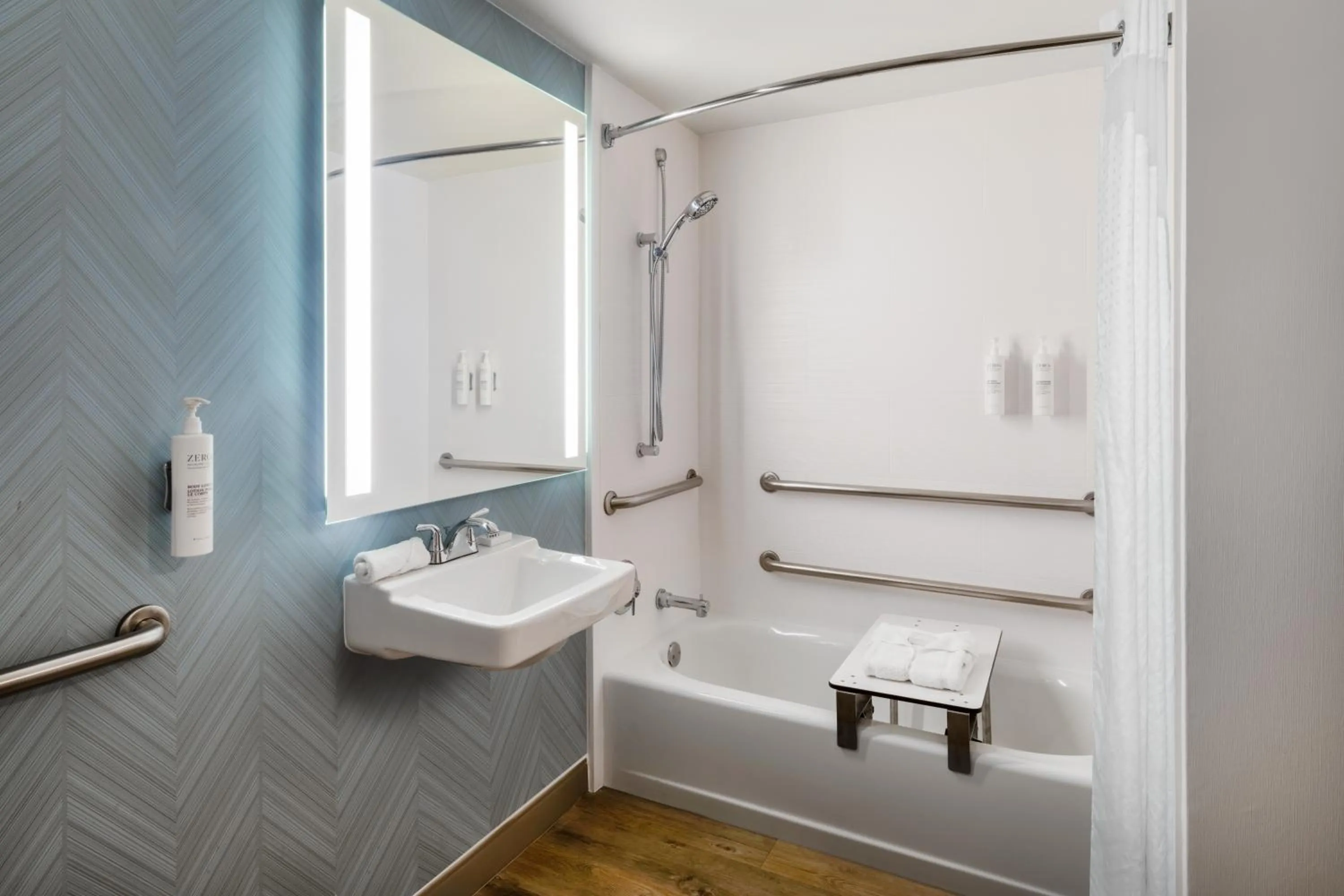 Bathroom in Hilton Garden Inn Bakersfield