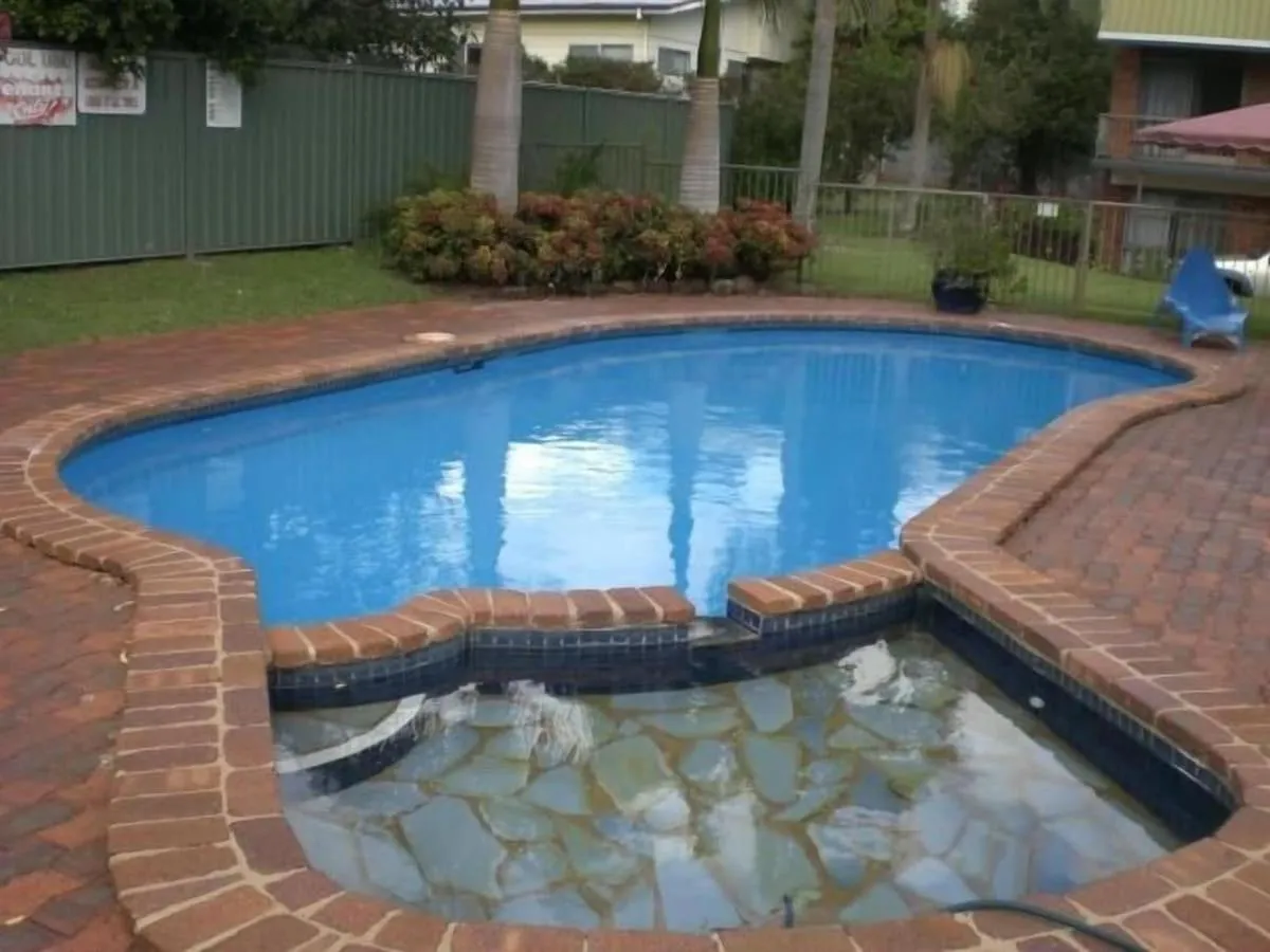 Pool view in Whiteoaks Motel & Lodges