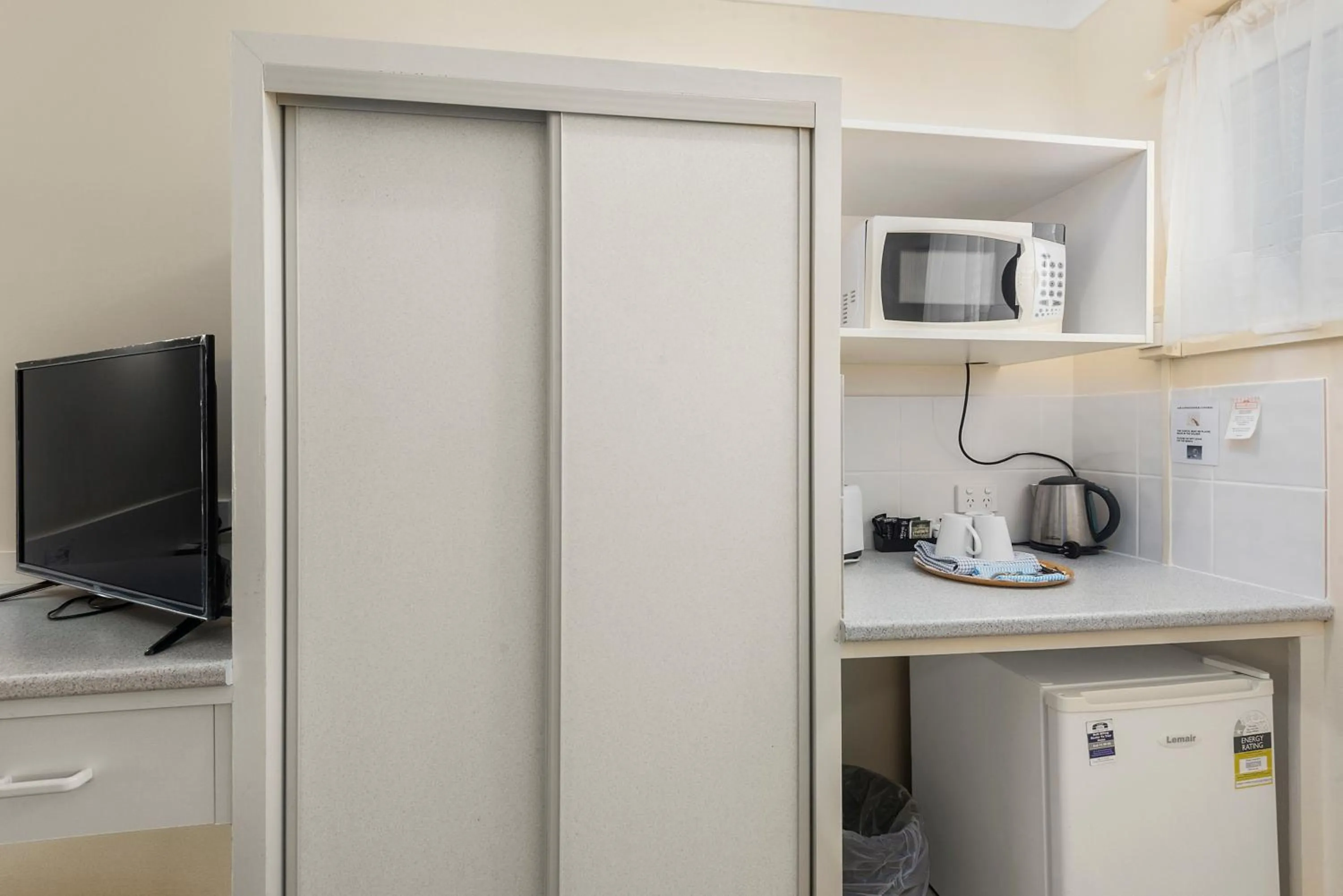 TV and multimedia in Whiteoaks Motel & Lodges