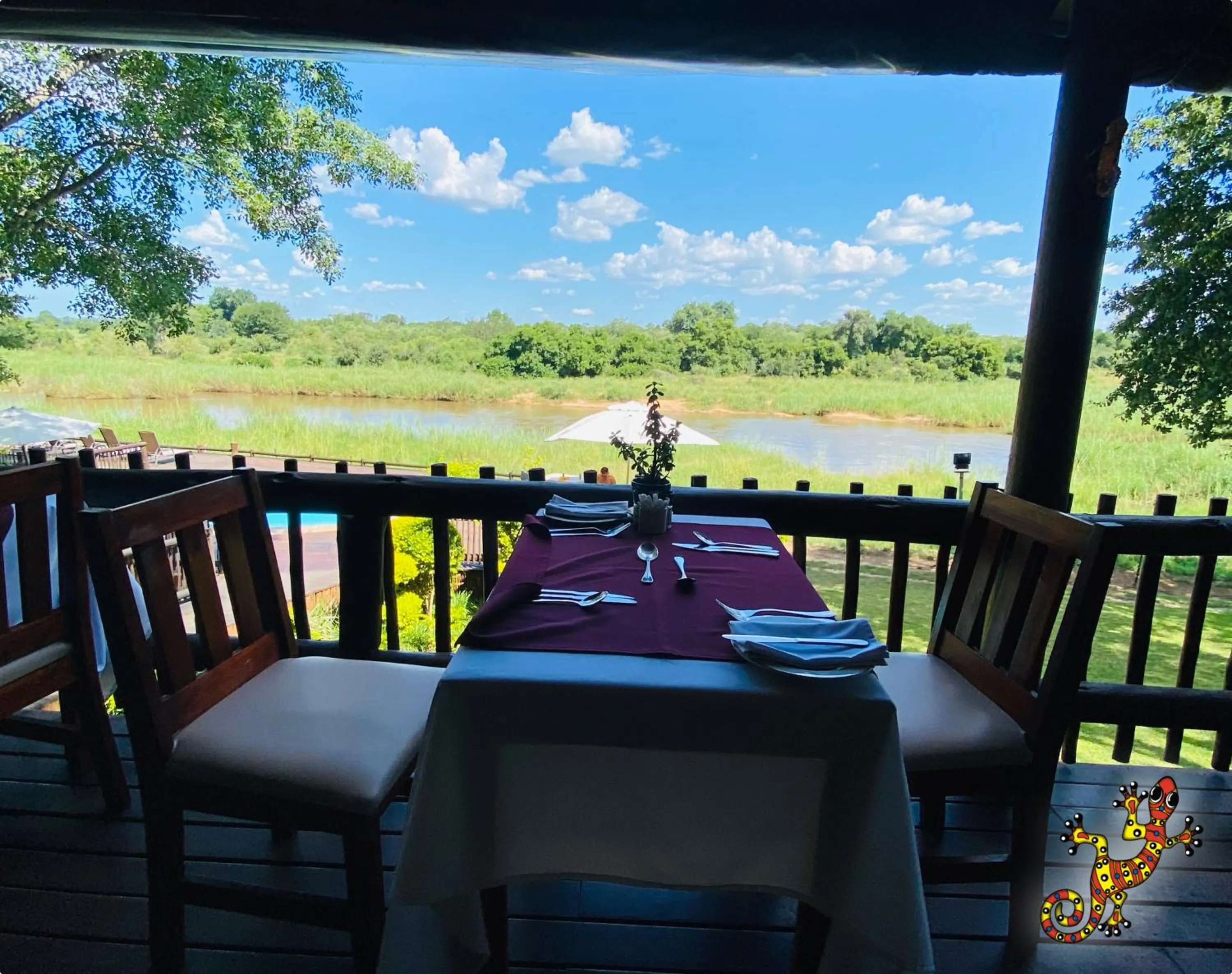 Restaurant/places to eat in Sabie River Bush Lodge